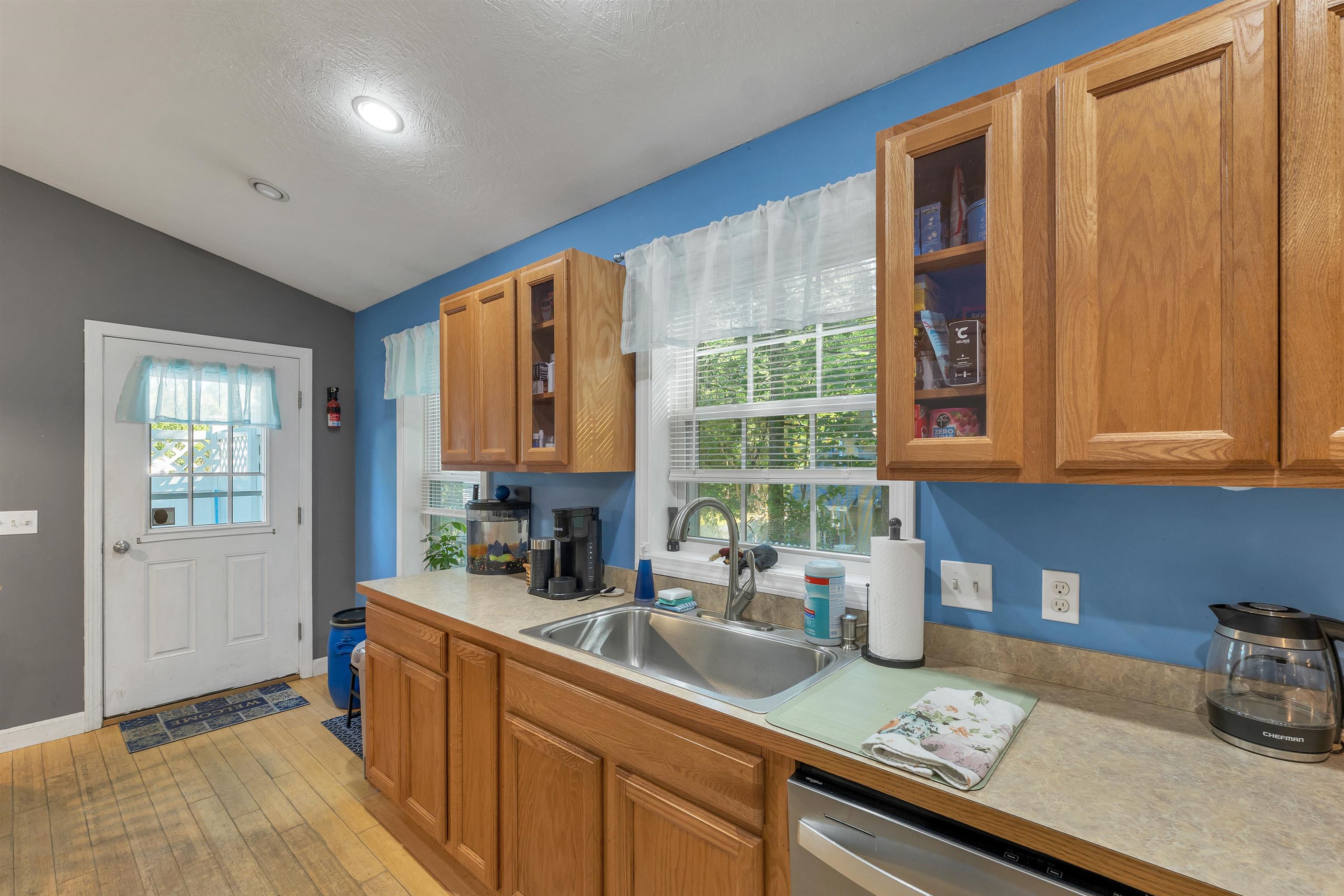 8 Riverside Drive Property Photo 11