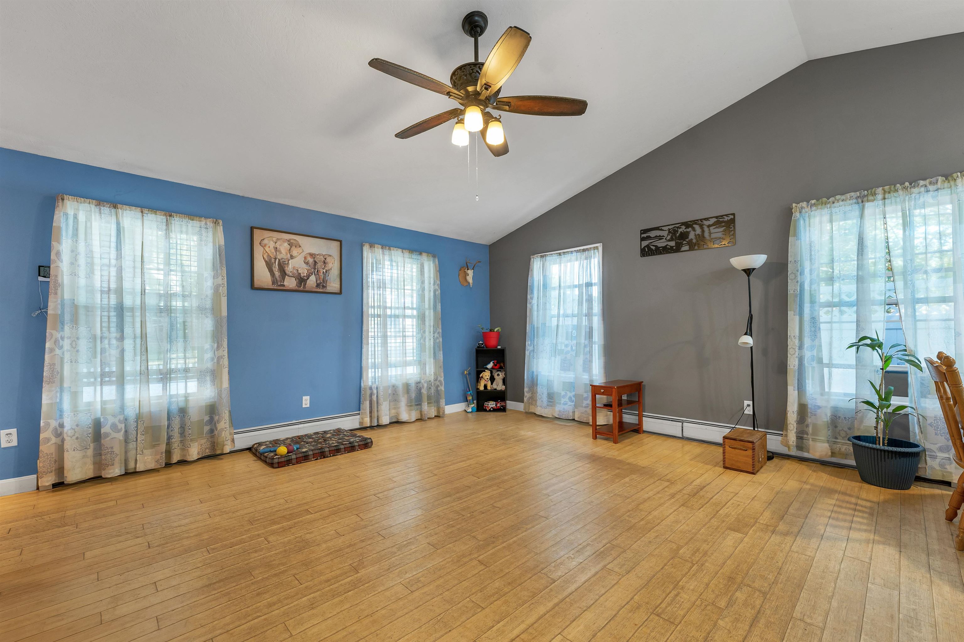 8 Riverside Drive Property Photo 16
