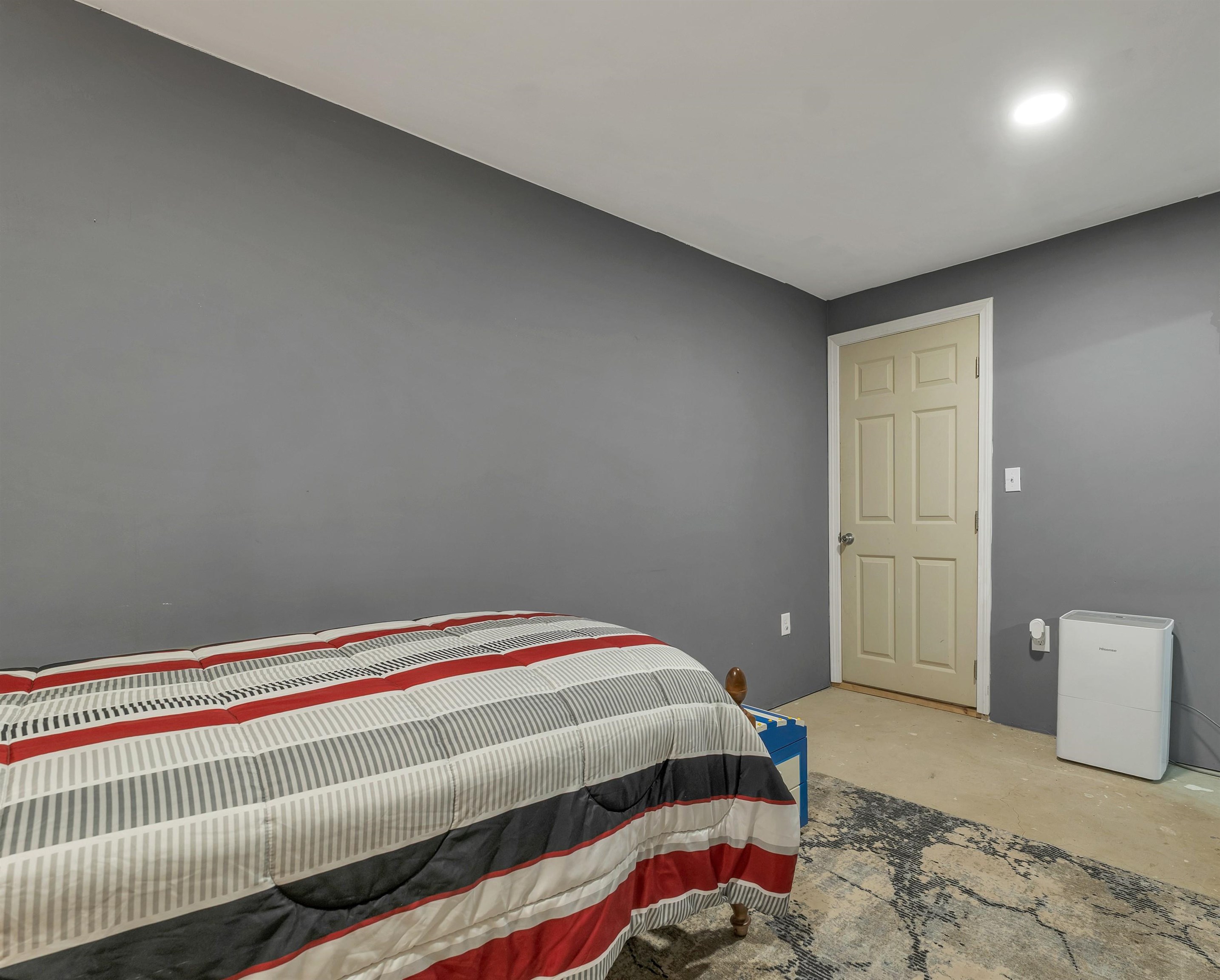 8 Riverside Drive Property Photo 28