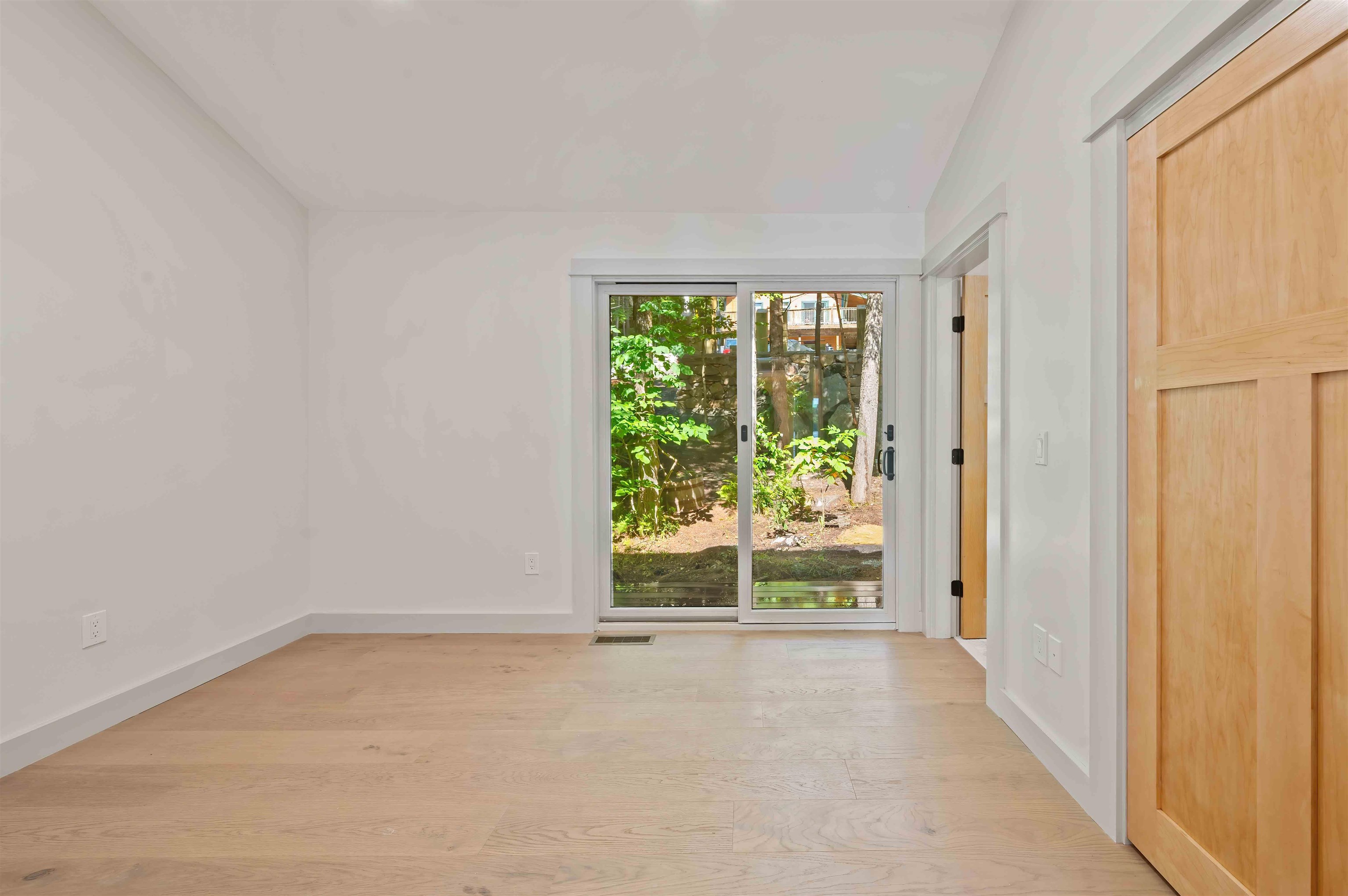 253 Lake Avenue Property Photo 14
