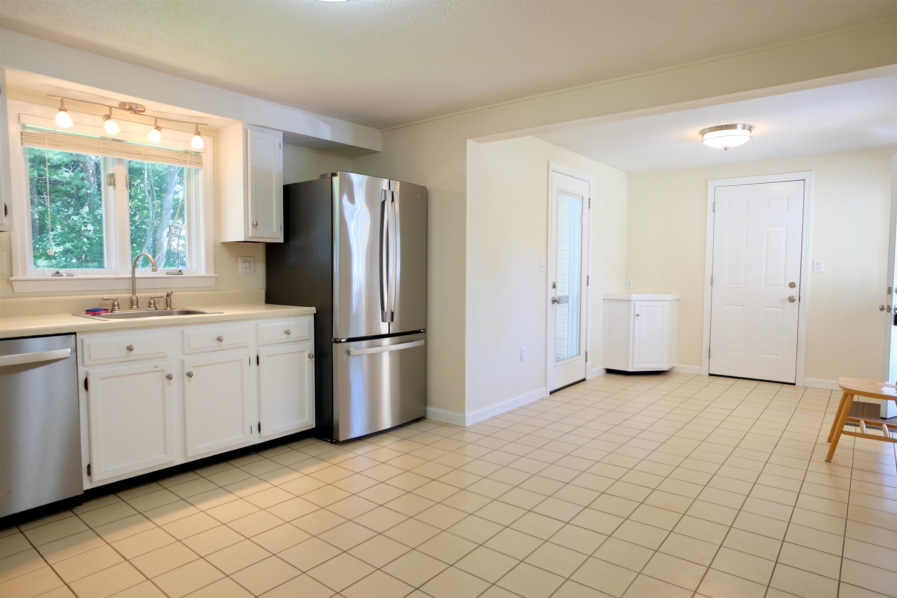 3 New Castle Street Property Photo 5