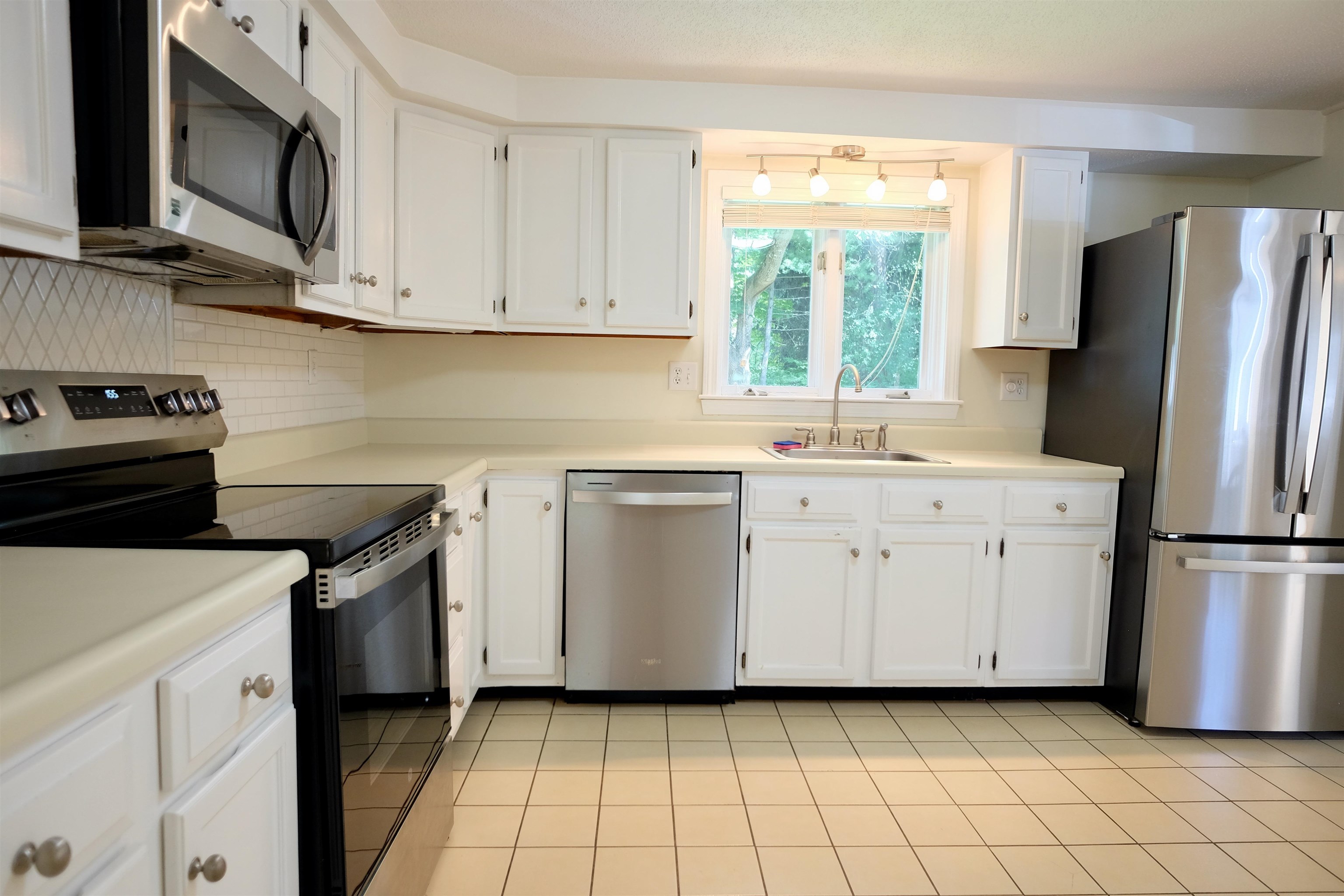 3 New Castle Street Property Photo 8