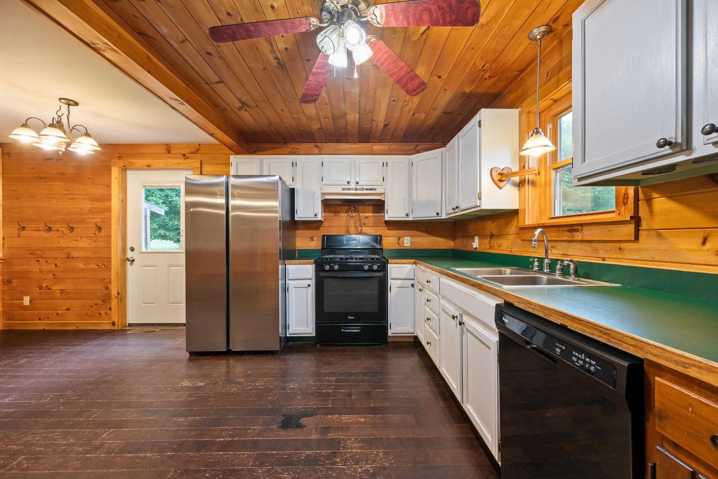 403 Jills Hill Road Property Photo 5