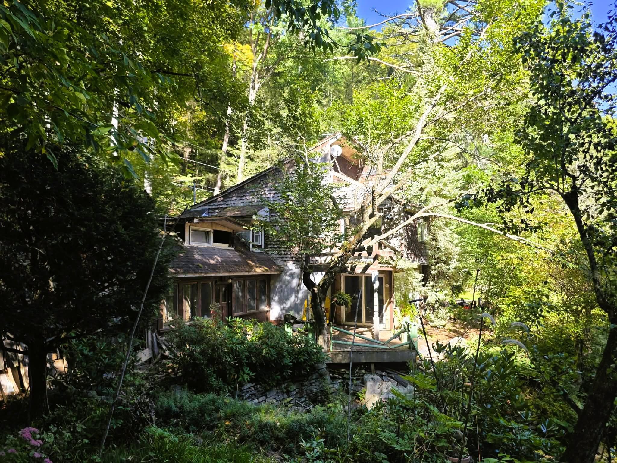 1107 Broad Brook Road Property Photo 1