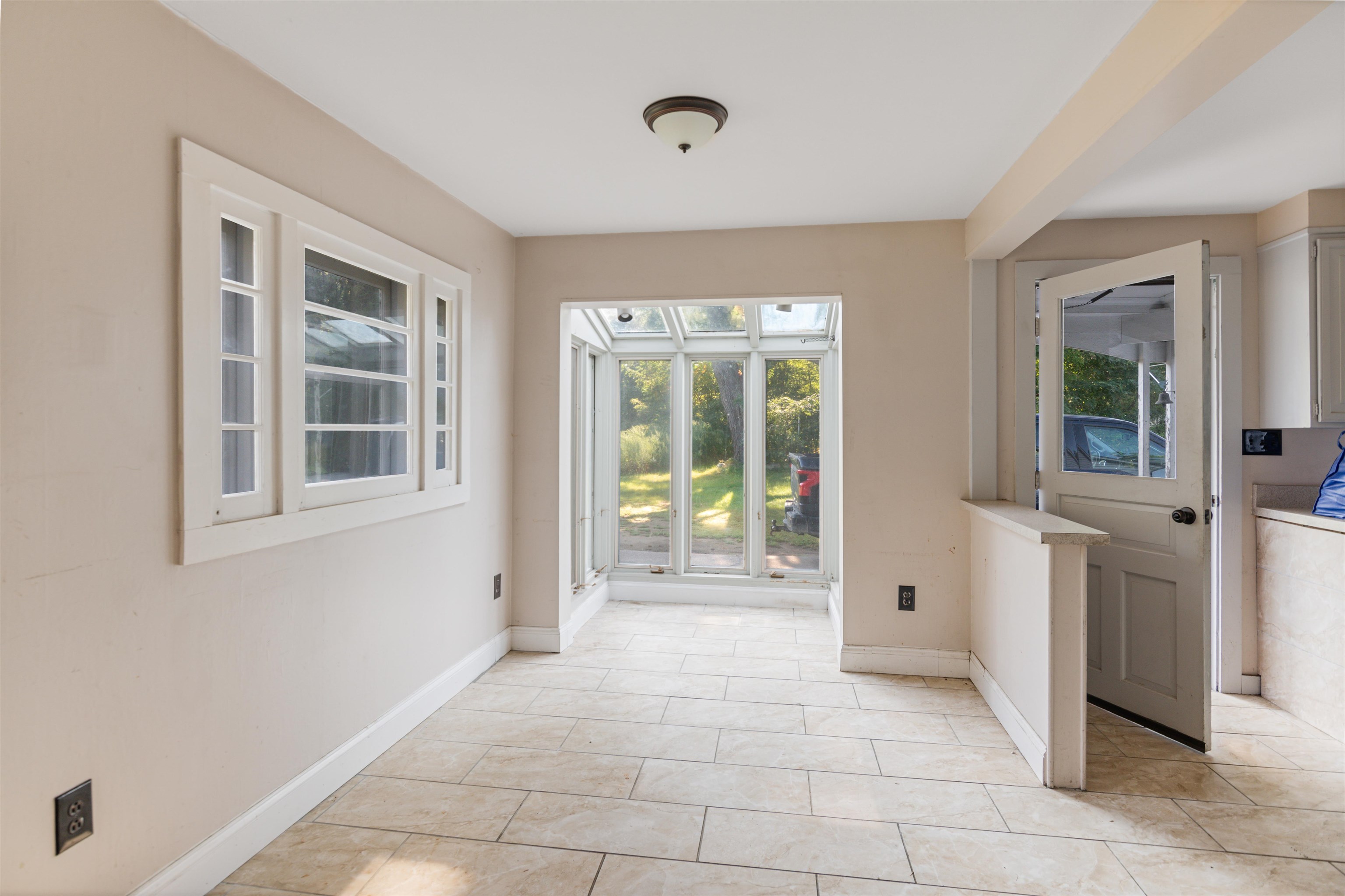 5124 Williston Road Property Photo 7