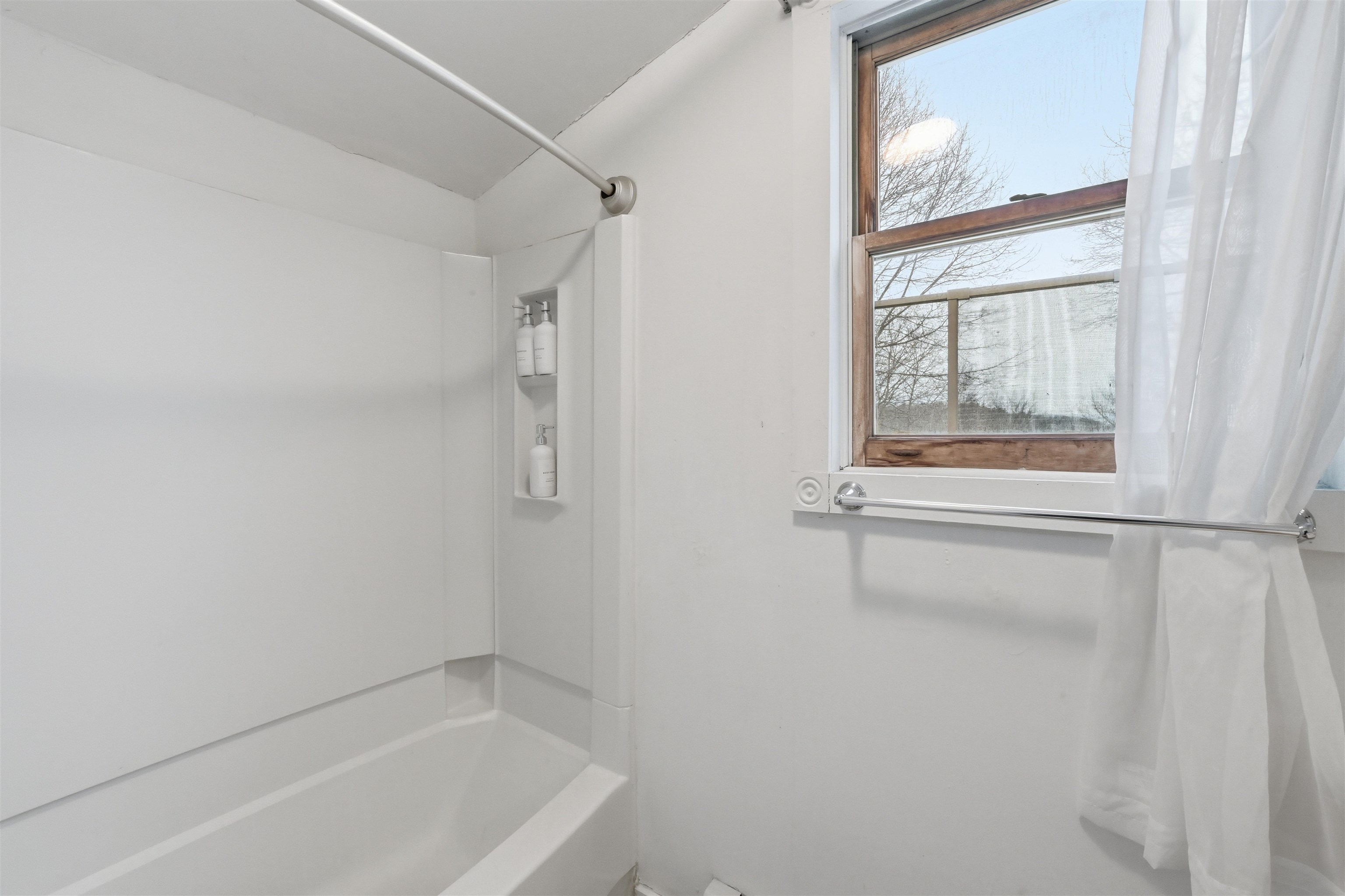 446 Colchester Avenue Property Photo 22