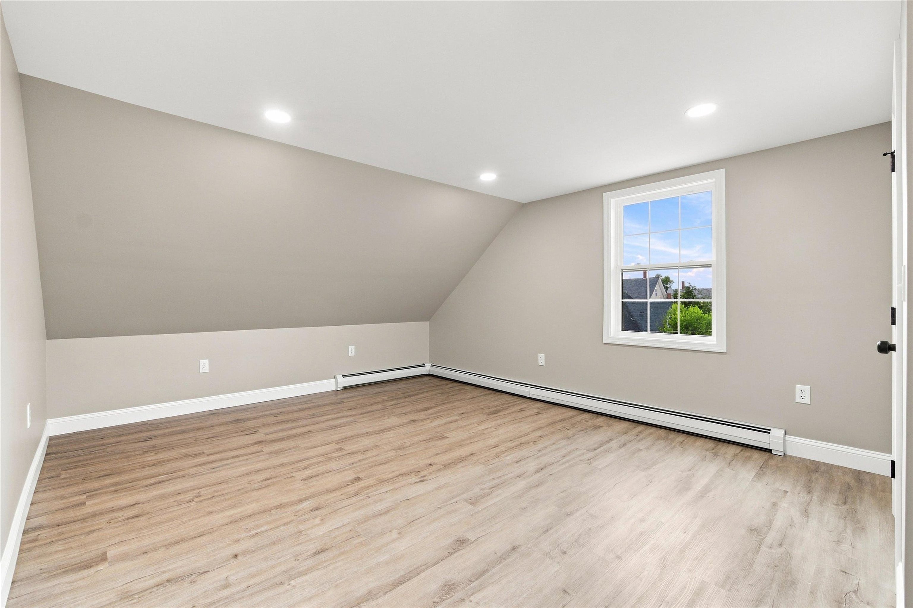 747 Beech Street Property Photo 32