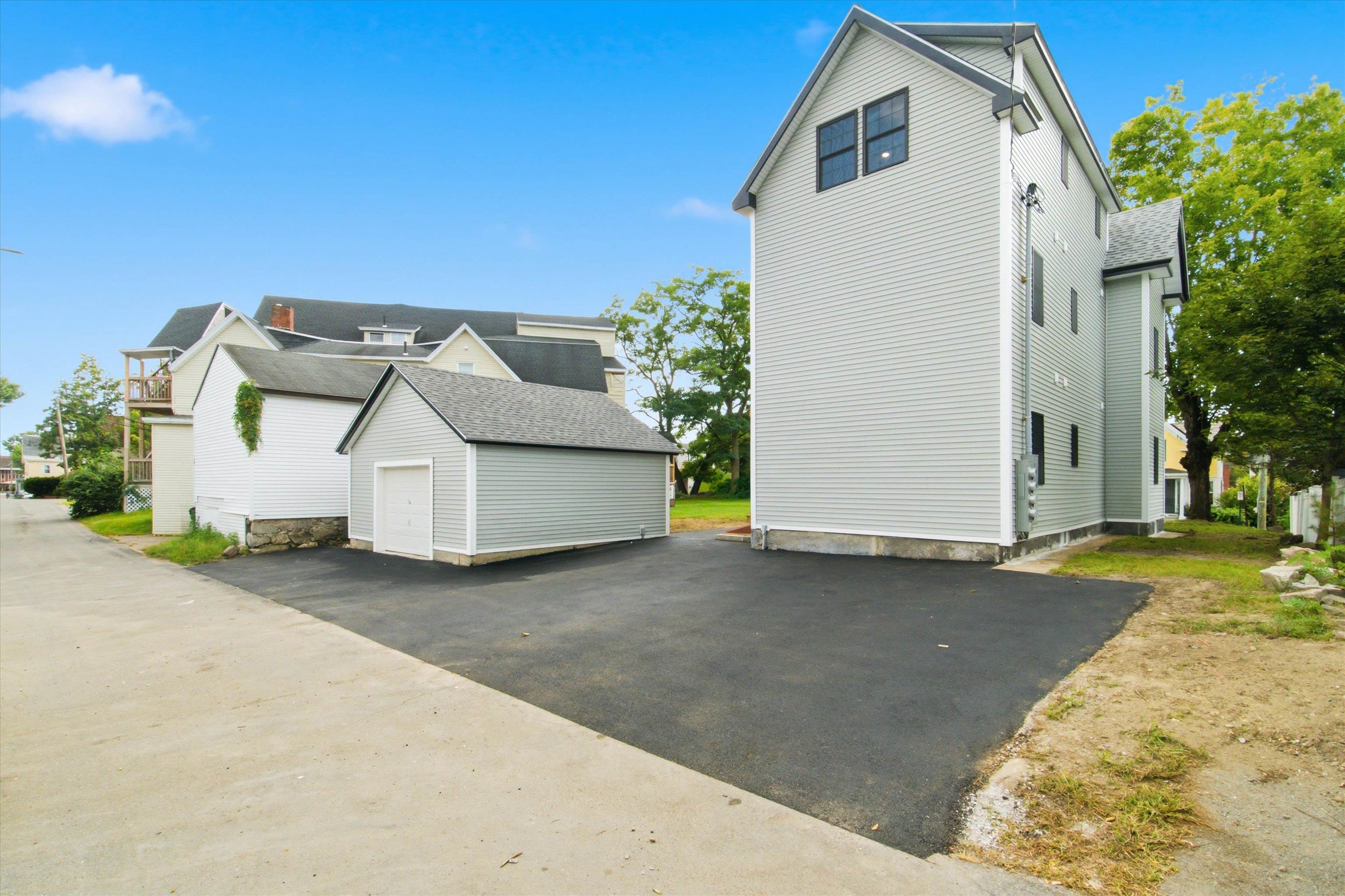 747 Beech Street Property Photo 40