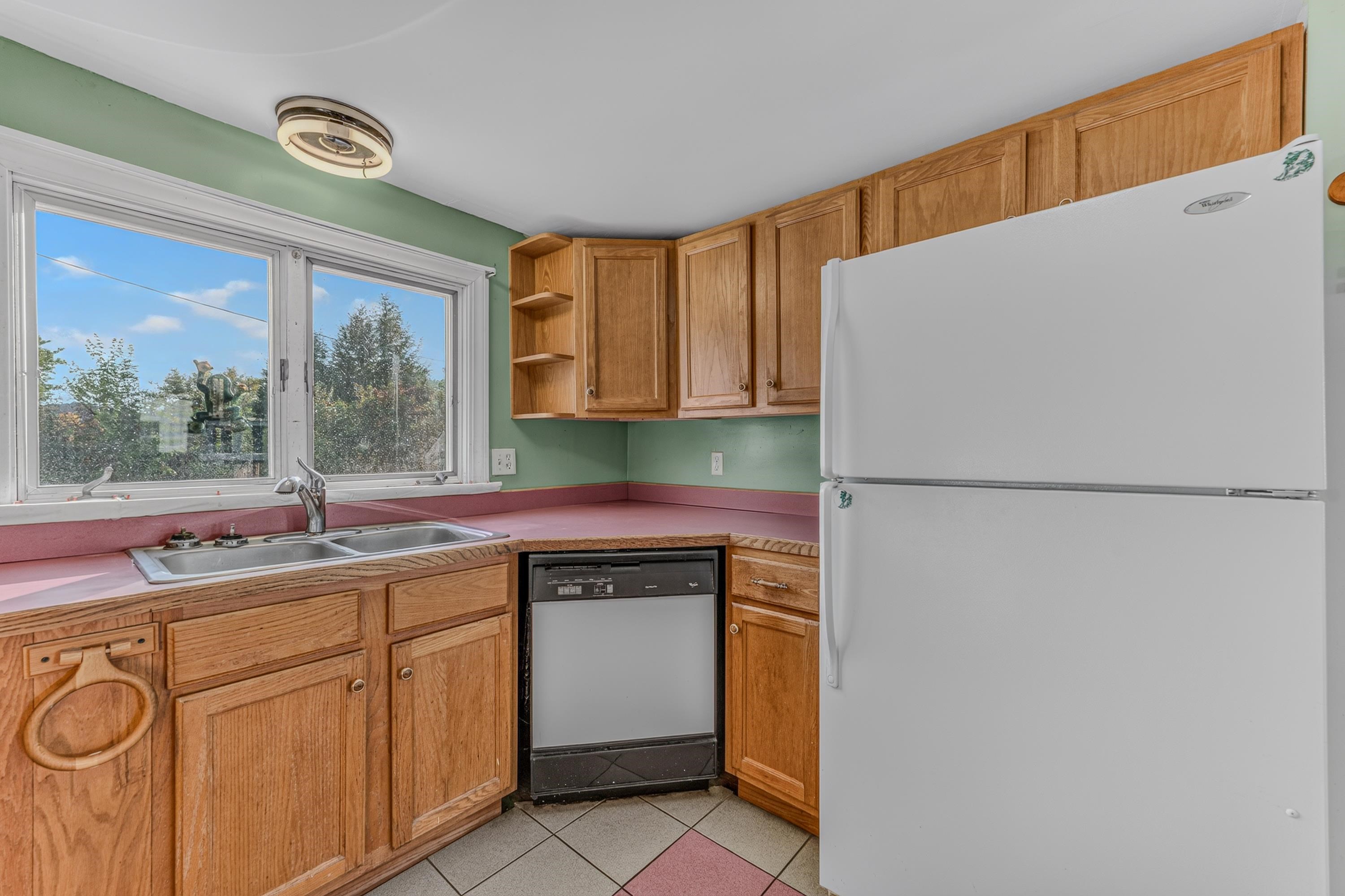 51 School Street Property Photo 15