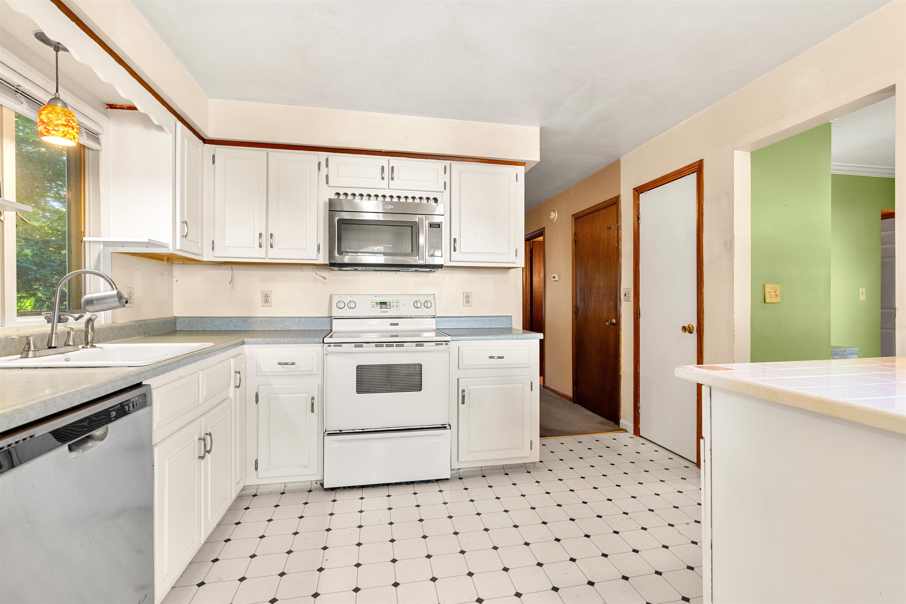 3 Betty Lane Property Photo 3