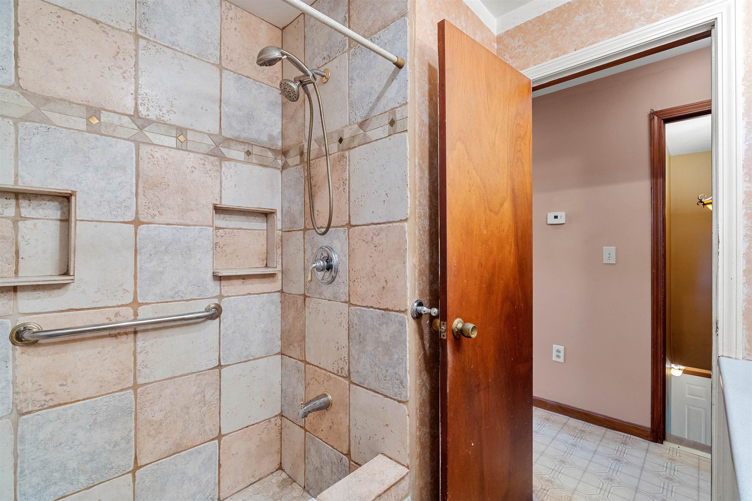 3 Betty Lane Property Photo 17