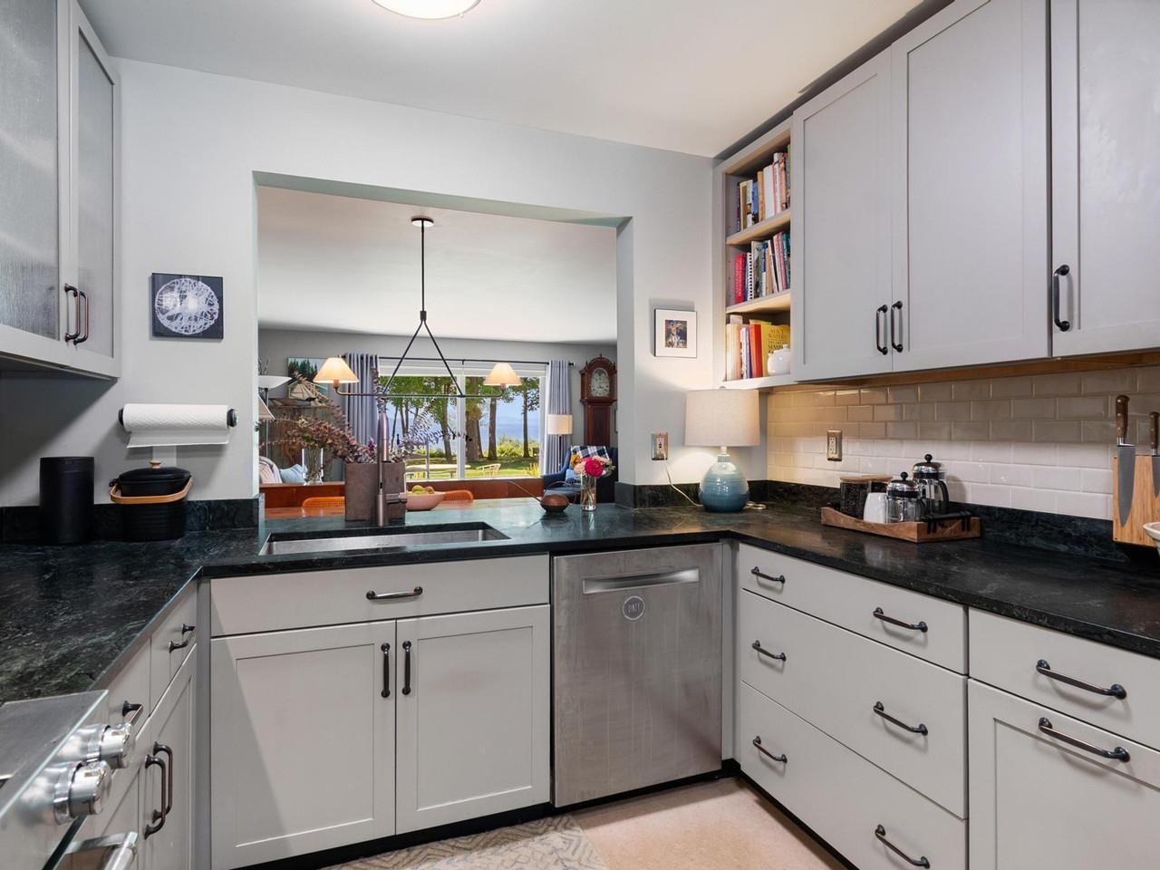 35 Northshore Drive Property Photo 13