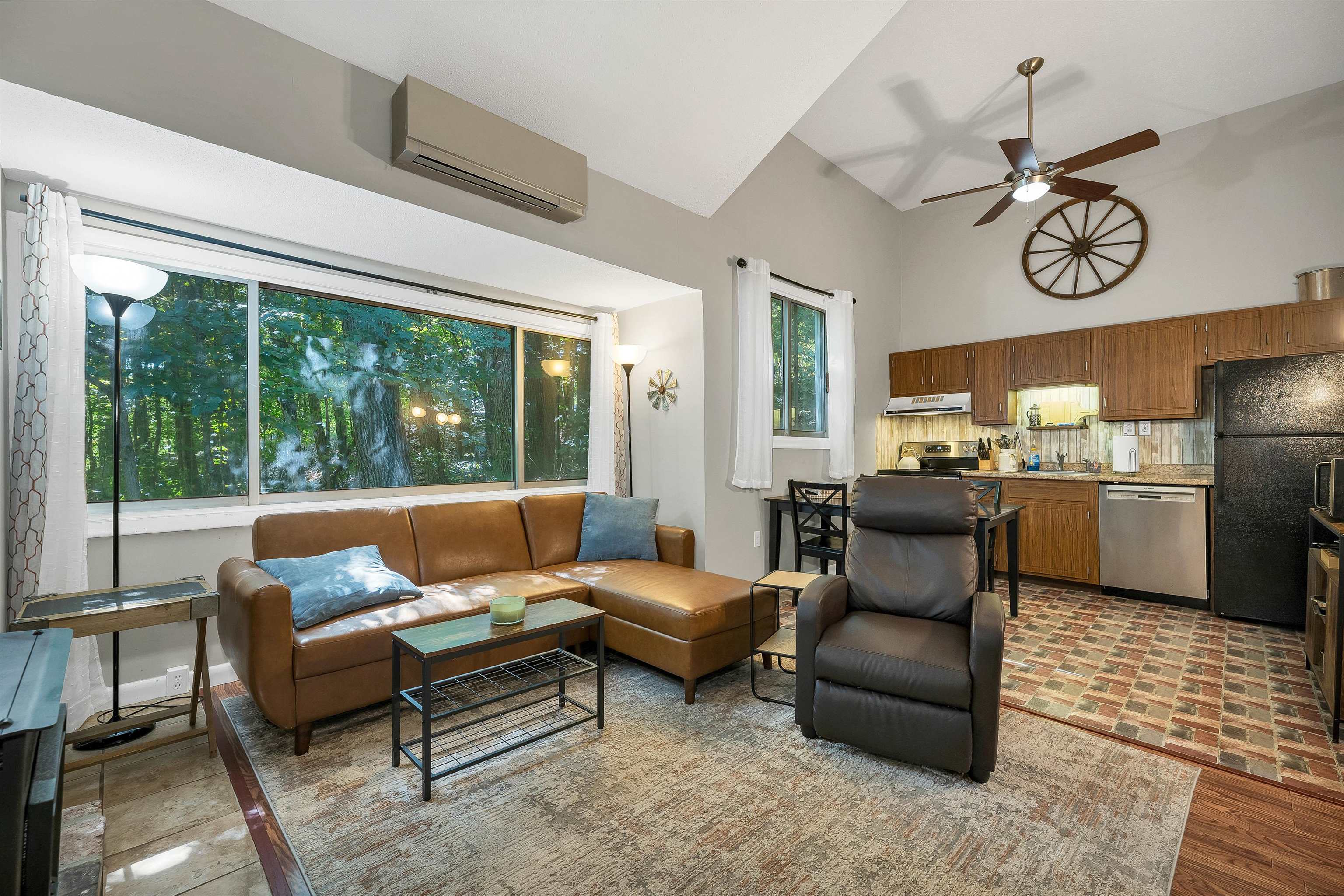 18 Condo Road Property Photo 4