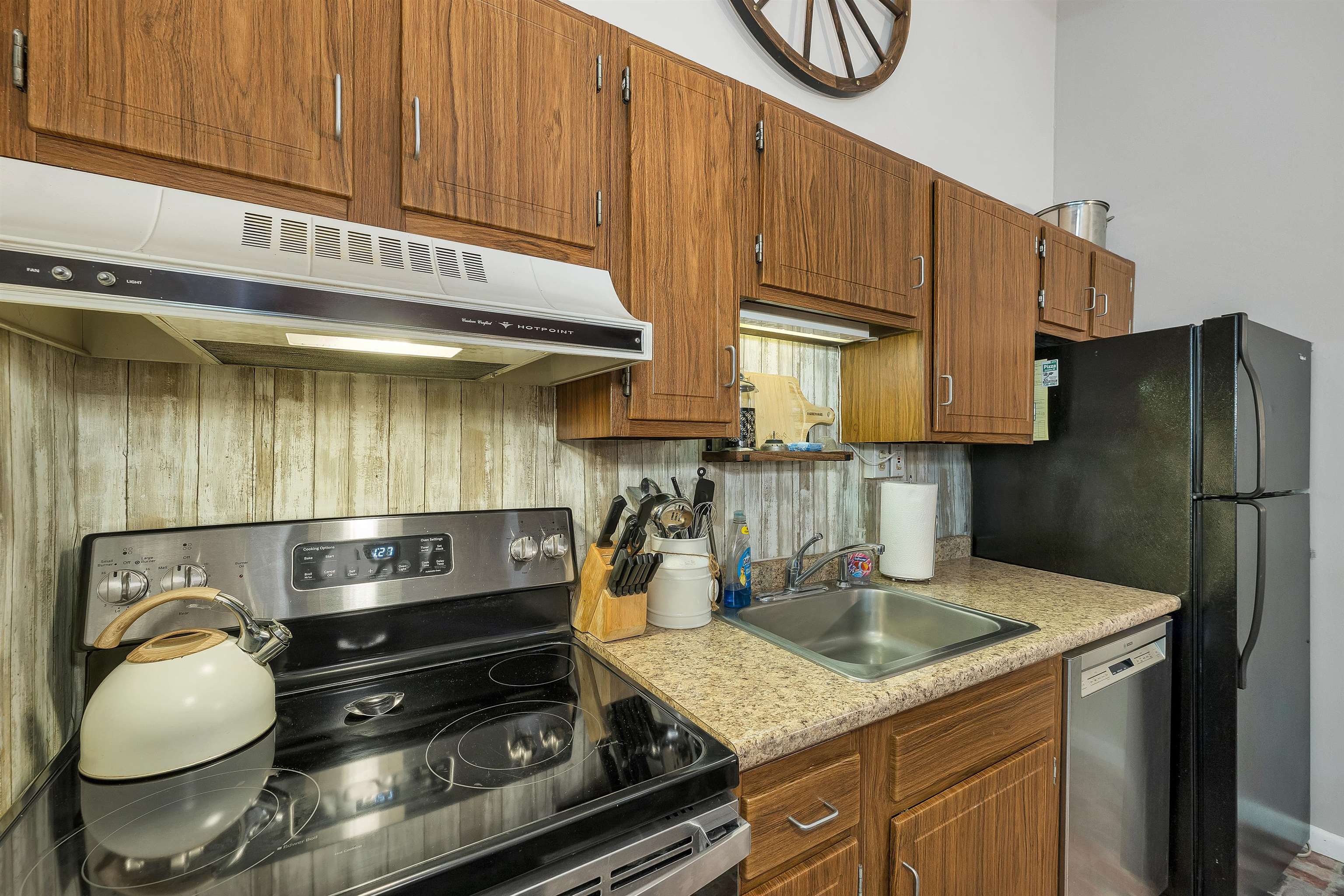 18 Condo Road Property Photo 9