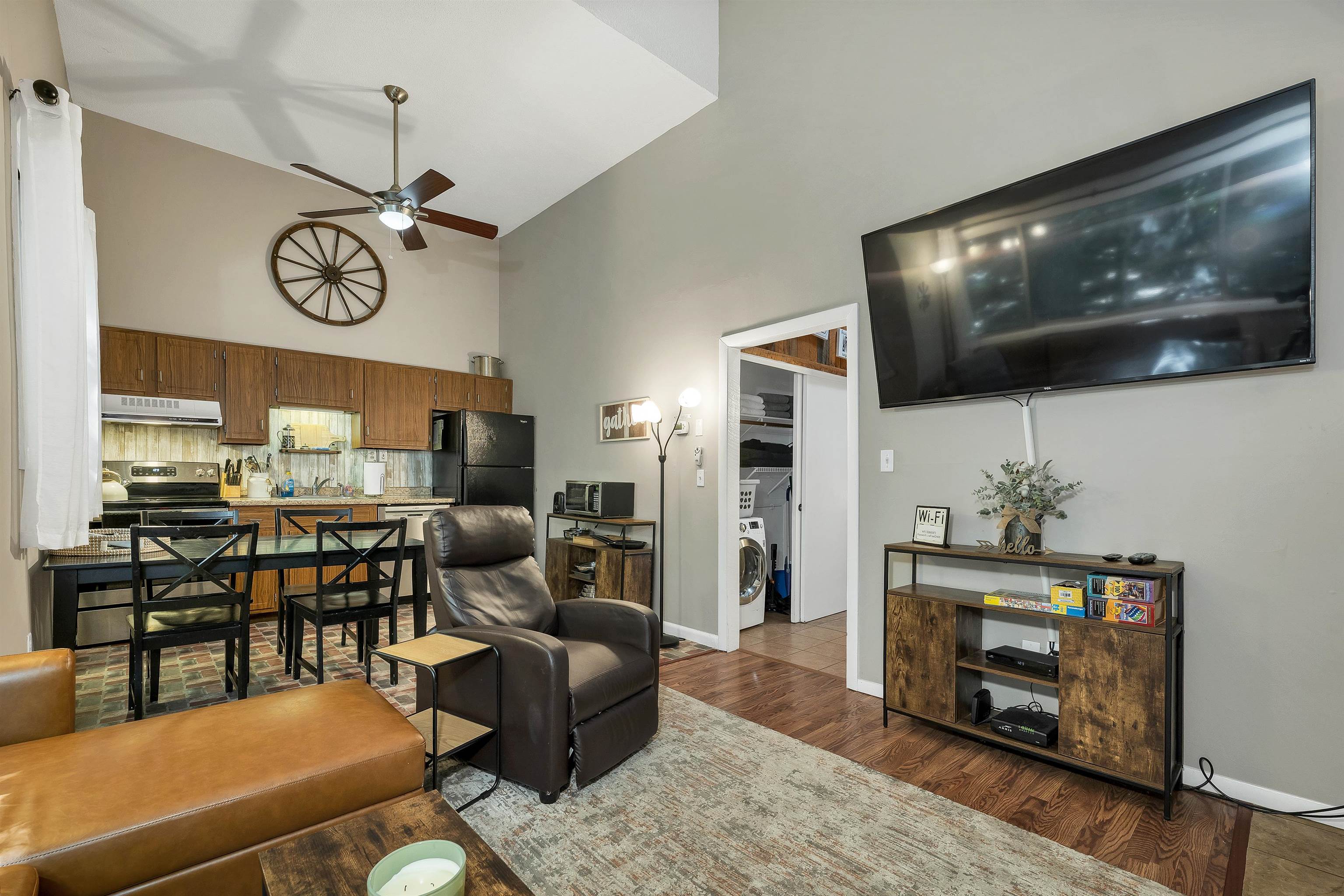 18 Condo Road Property Photo 11