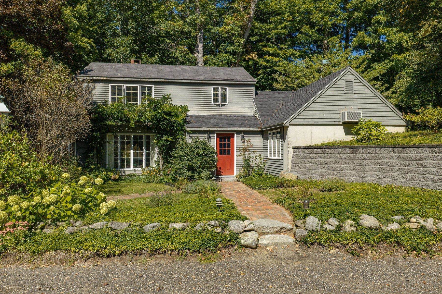 172 Packers Falls Road Property Photo 2