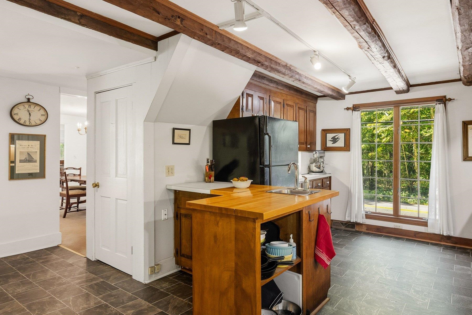 172 Packers Falls Road Property Photo 16