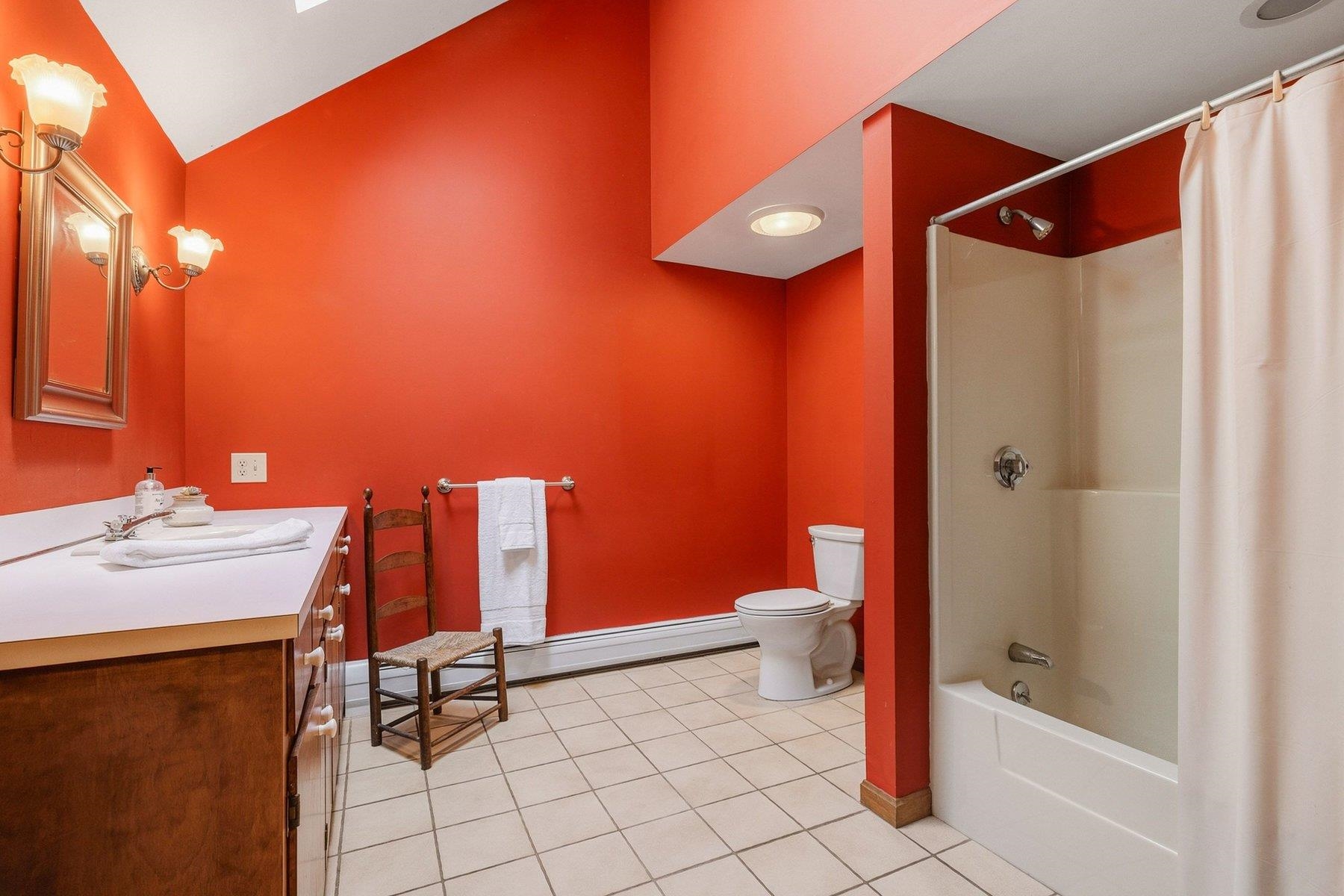 172 Packers Falls Road Property Photo 25