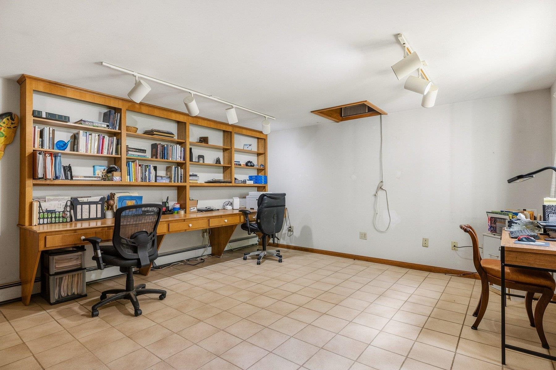 172 Packers Falls Road Property Photo 26