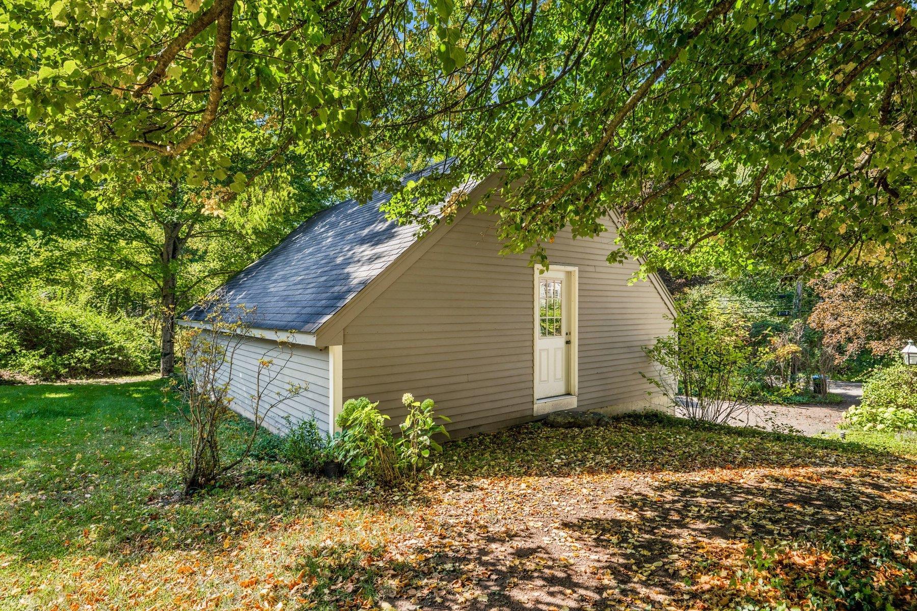 172 Packers Falls Road Property Photo 41