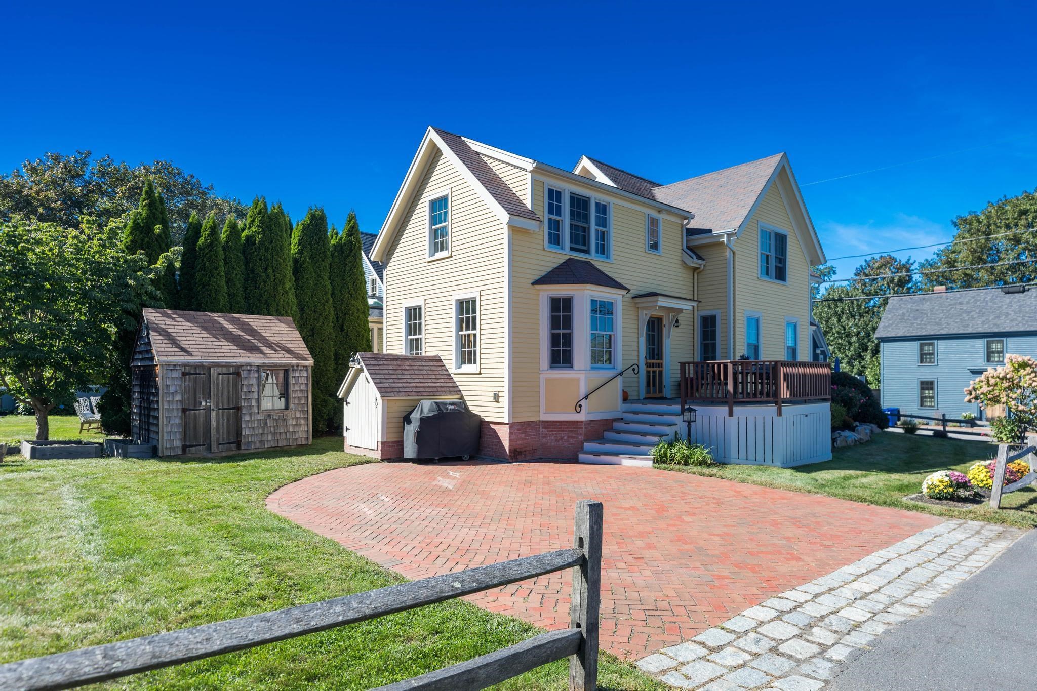 122 New Castle Avenue Property Photo 4