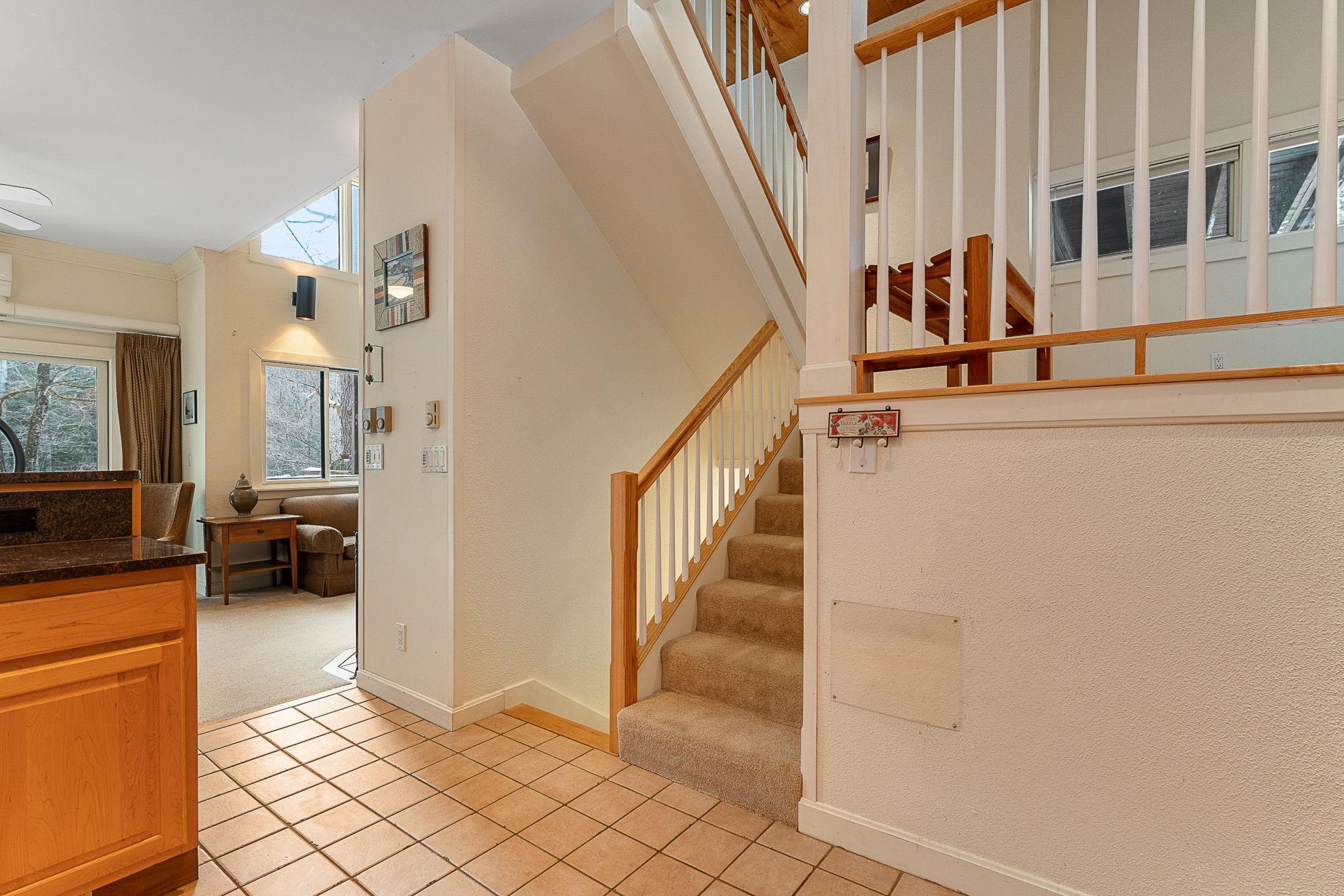 19 Timberline Drive Property Photo 6