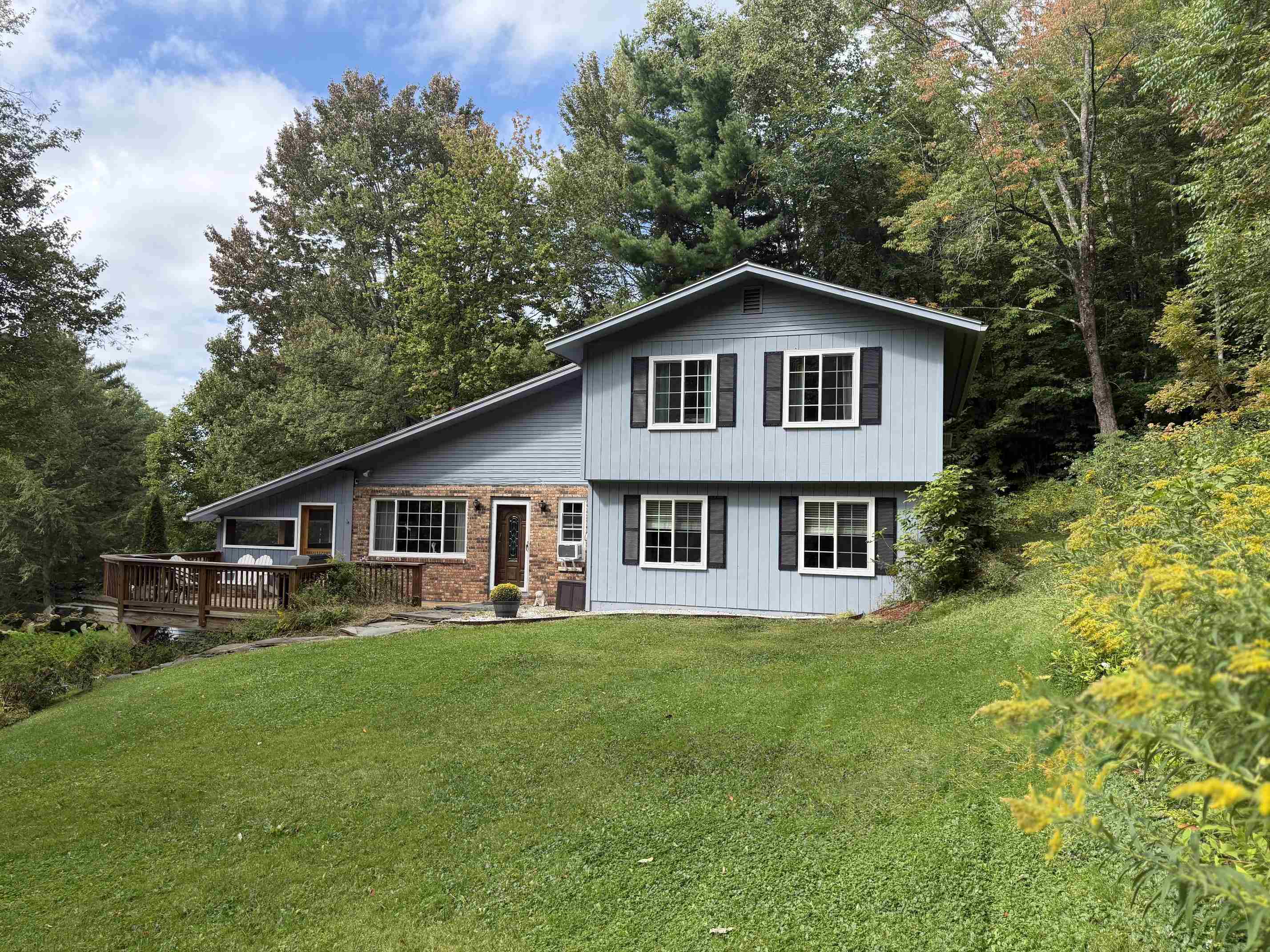 46 Foothills Drive Property Photo 1