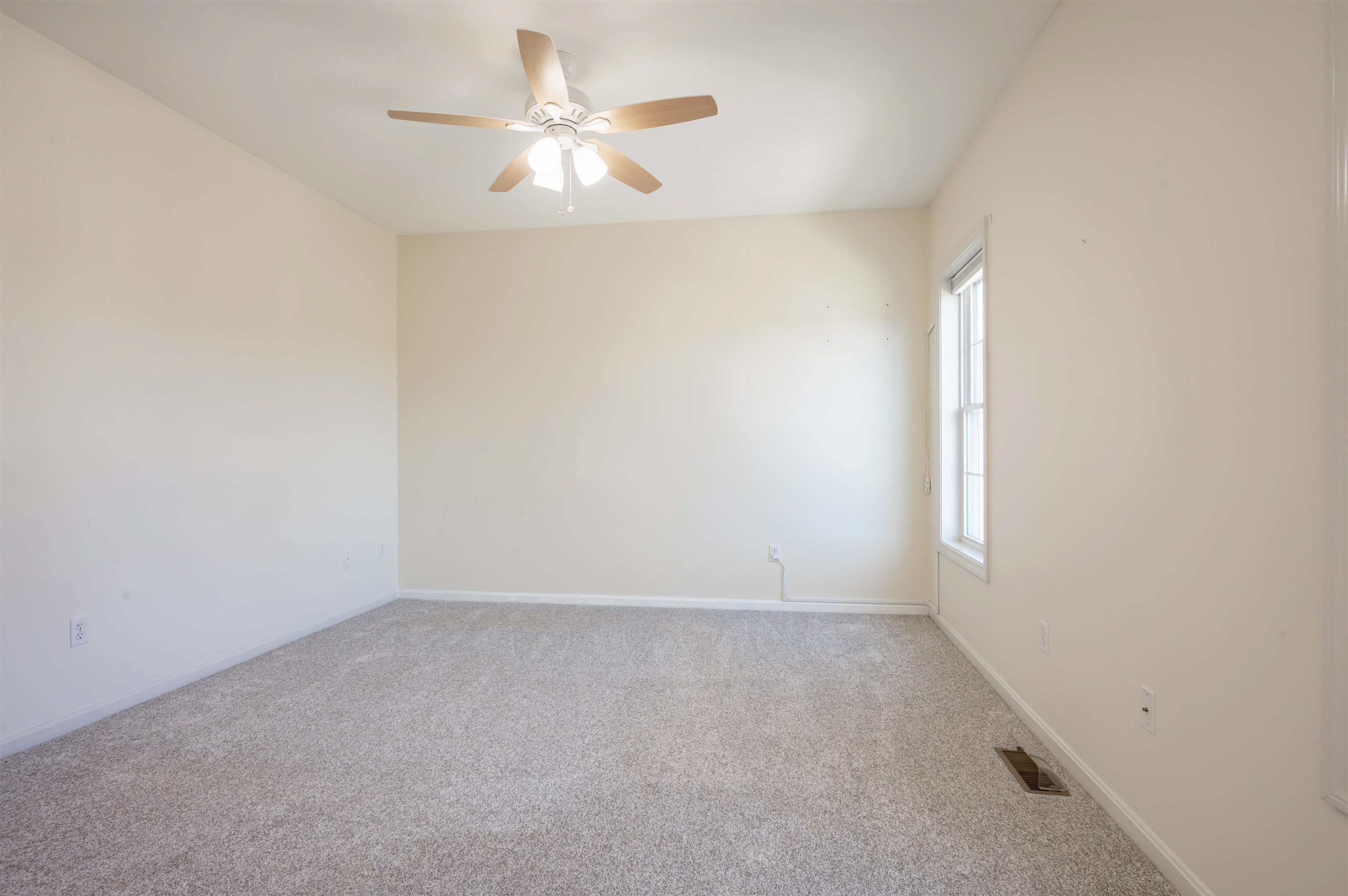 2 Usher Lane Property Photo 26