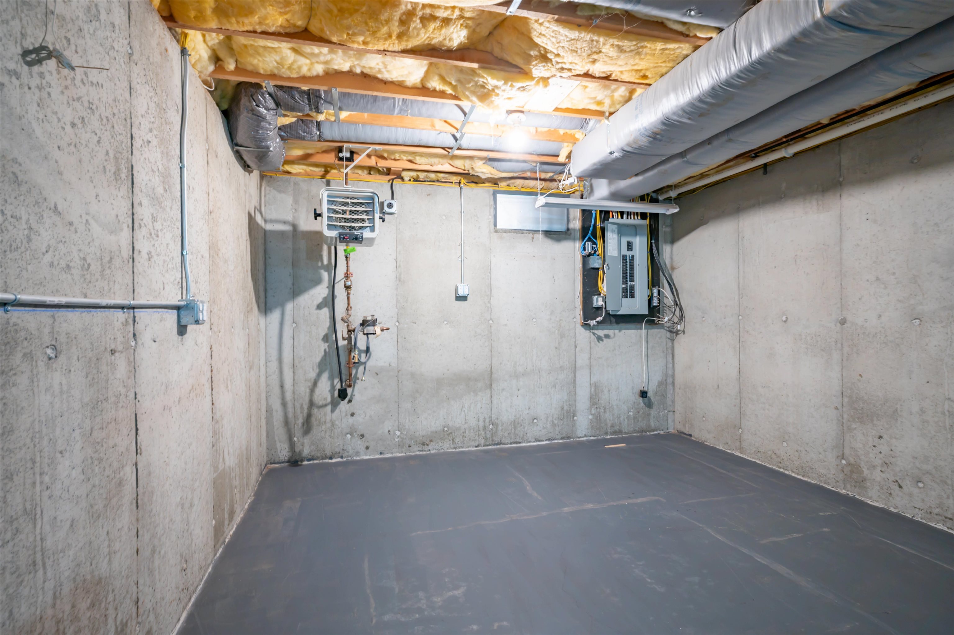 2 Usher Lane Property Photo 32