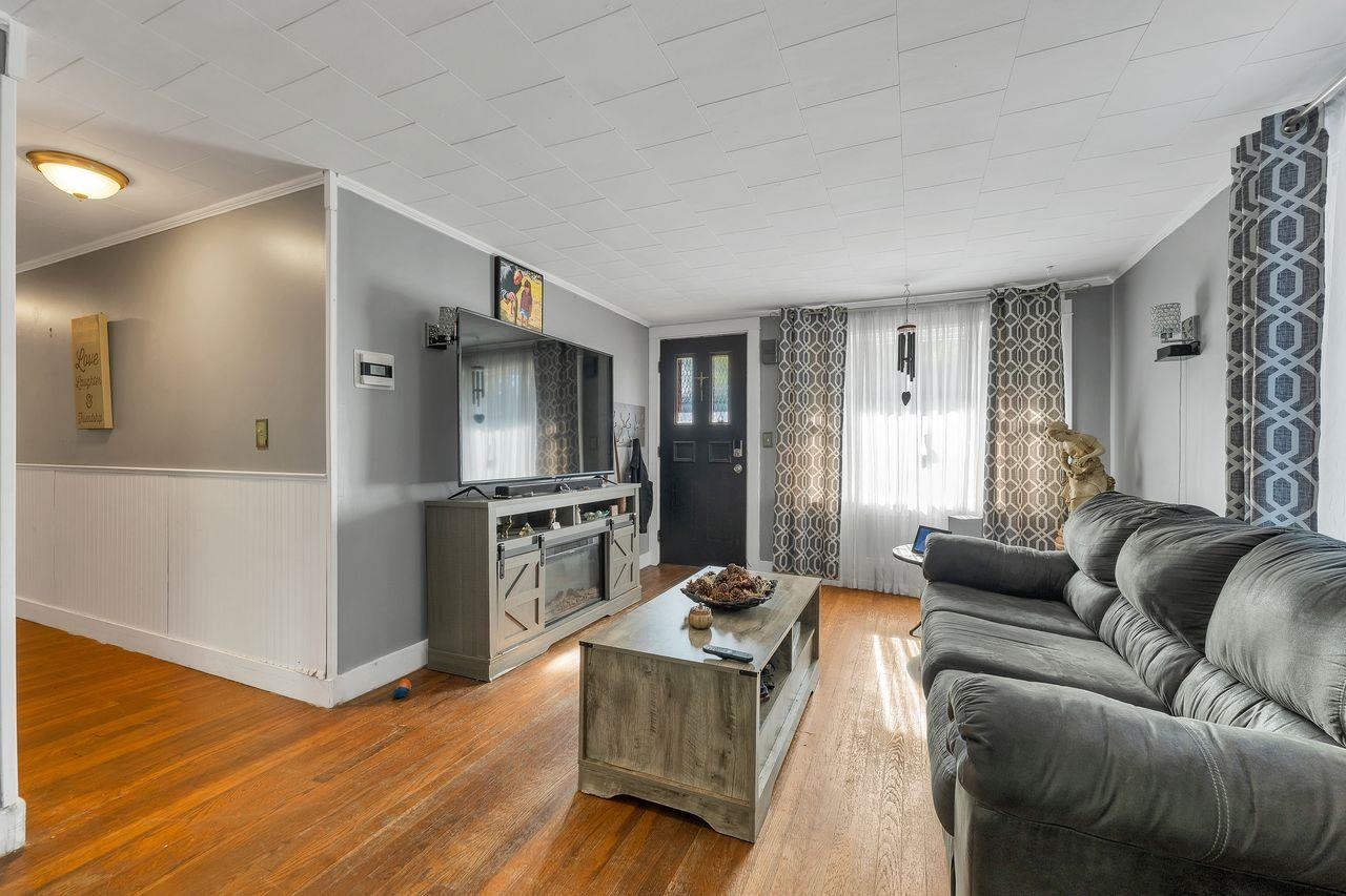 33 Cushing Boulevard Property Photo 38