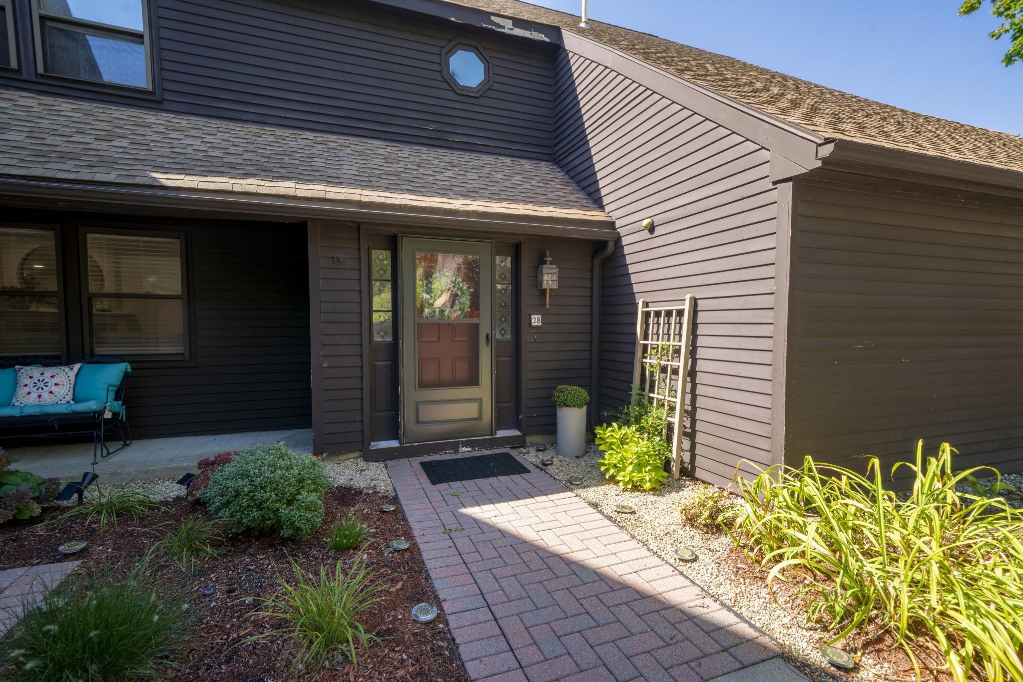 28 Stacey Circle Property Photo 1