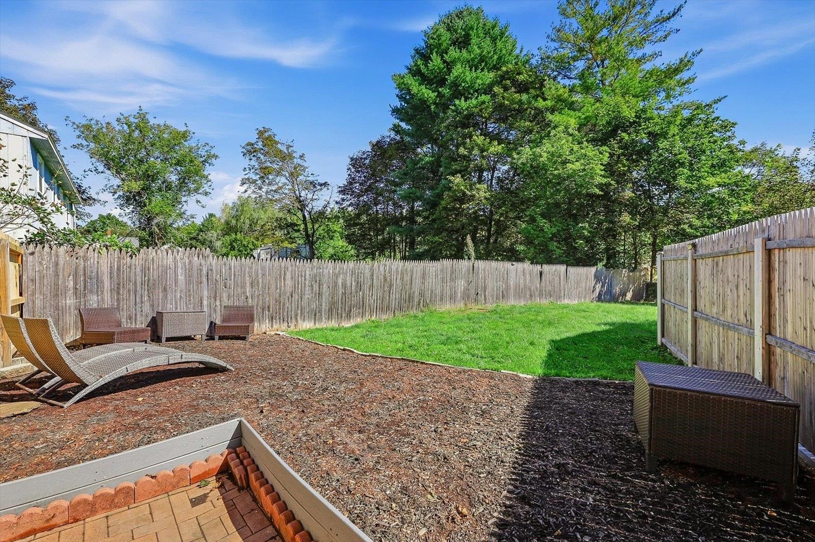 123 Gilsum Street Property Photo 3