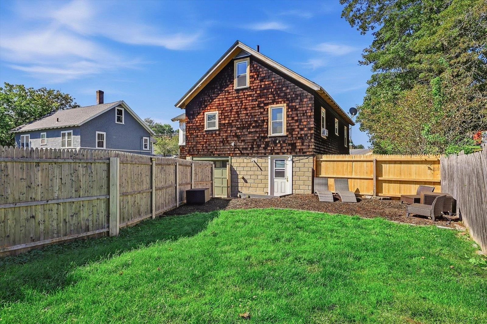 123 Gilsum Street Property Photo 4
