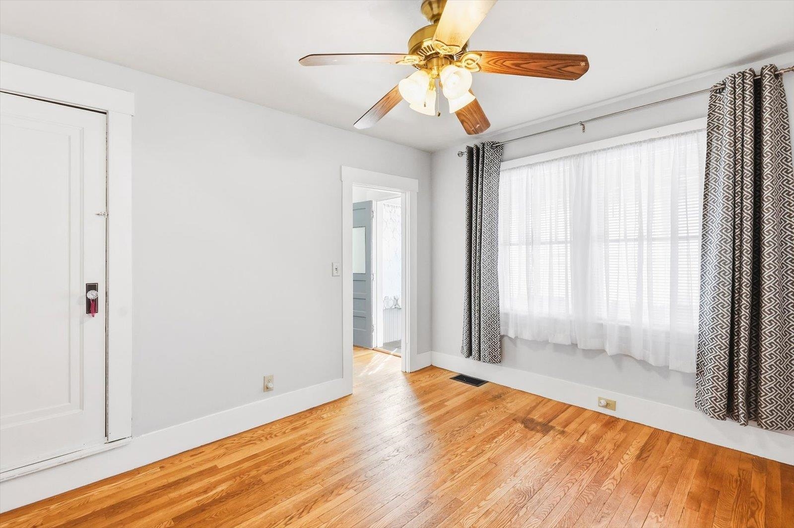 123 Gilsum Street Property Photo 15