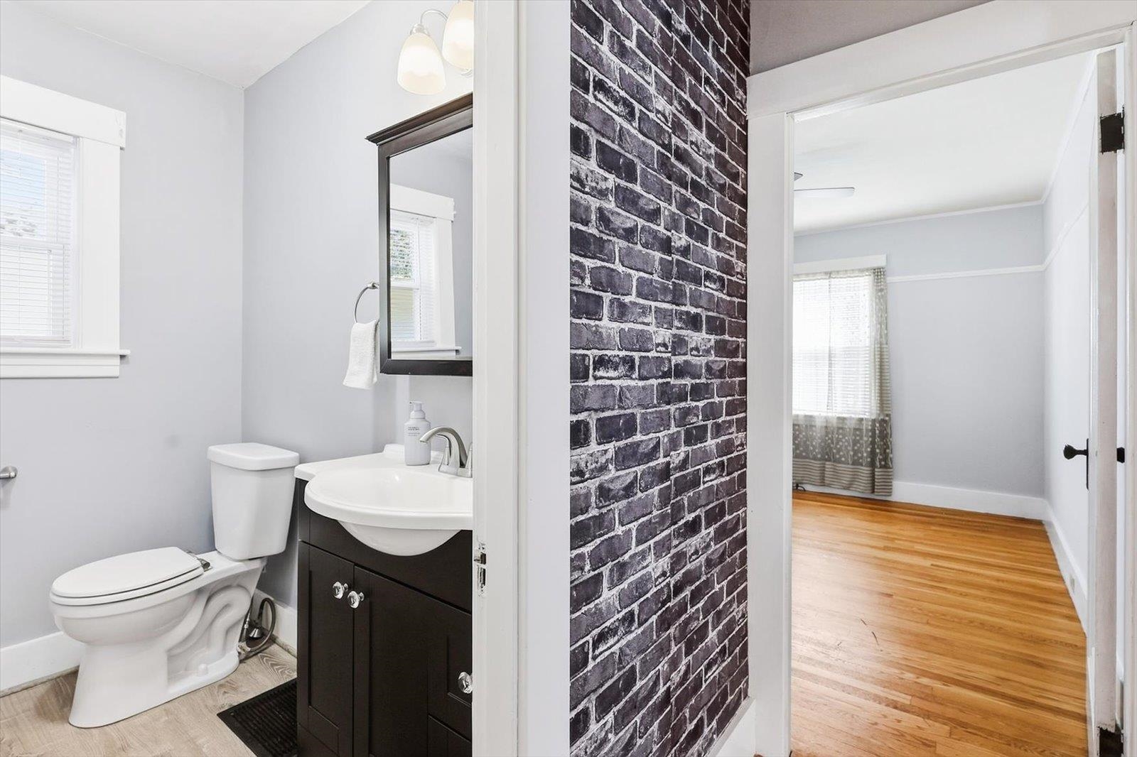 123 Gilsum Street Property Photo 23