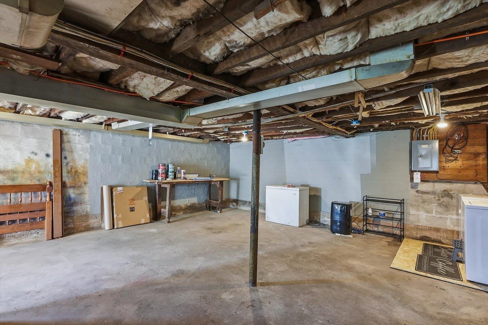 123 Gilsum Street Property Photo 30