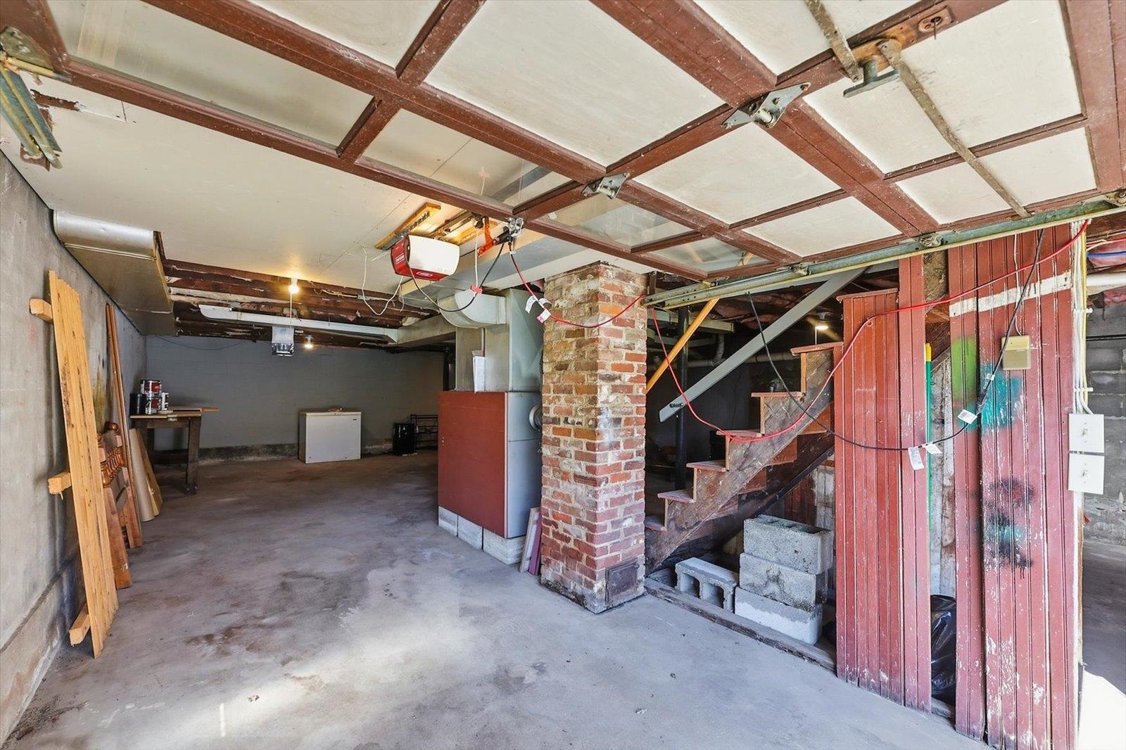 123 Gilsum Street Property Photo 31