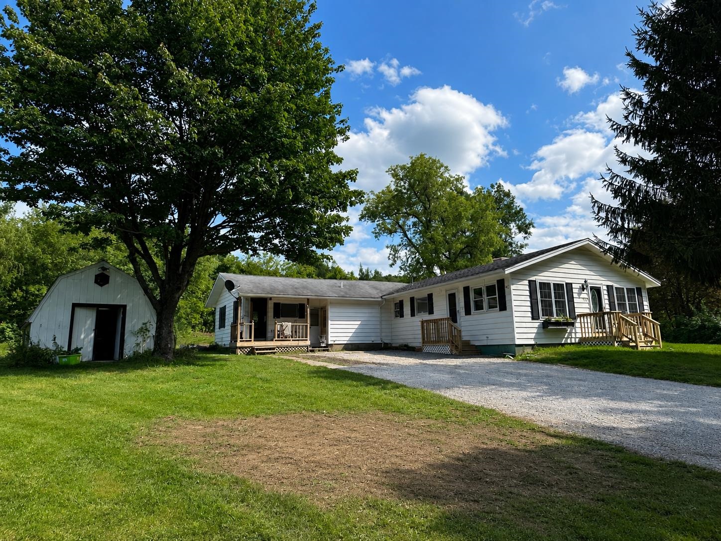 912 Fisher Pond Road Property Photo 1