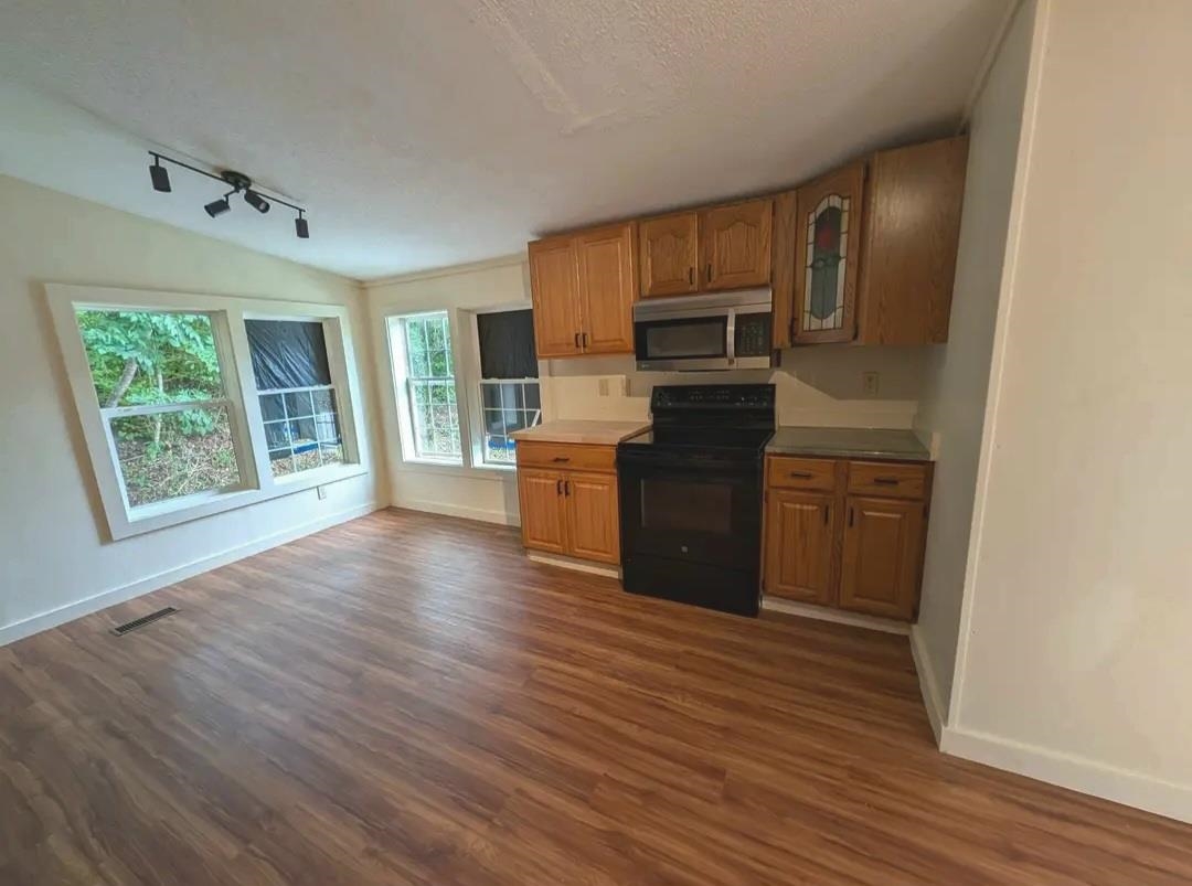 104 Park Street Property Photo 6
