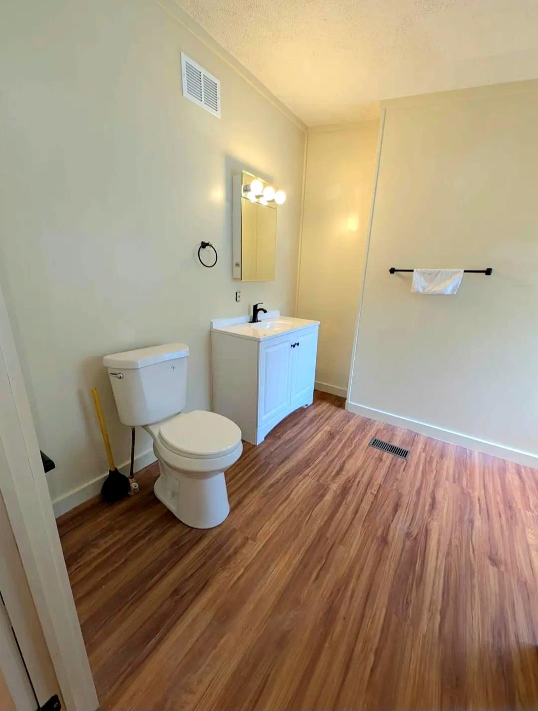 104 Park Street Property Photo 10