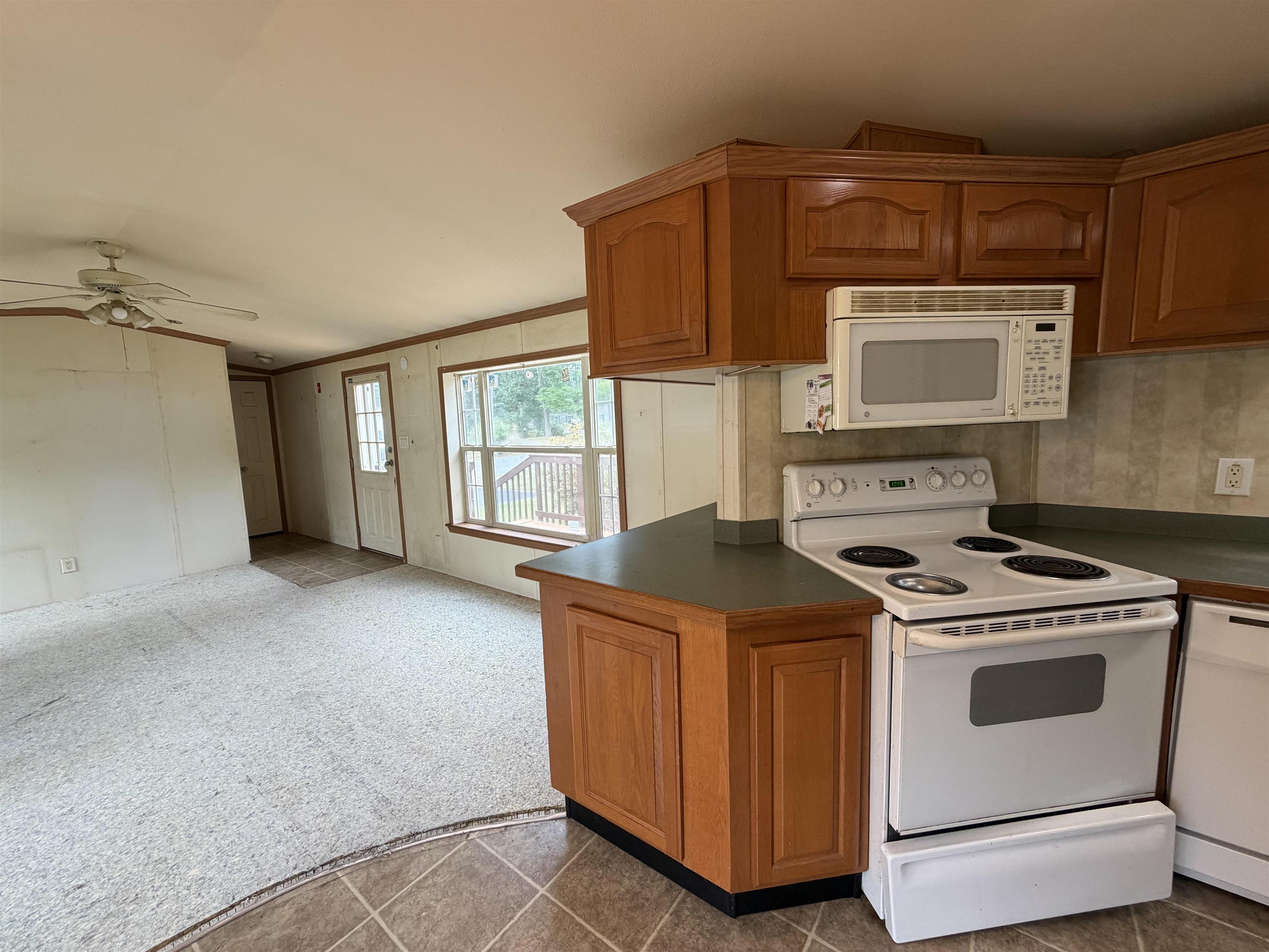 11 Colonial Village Property Photo 6