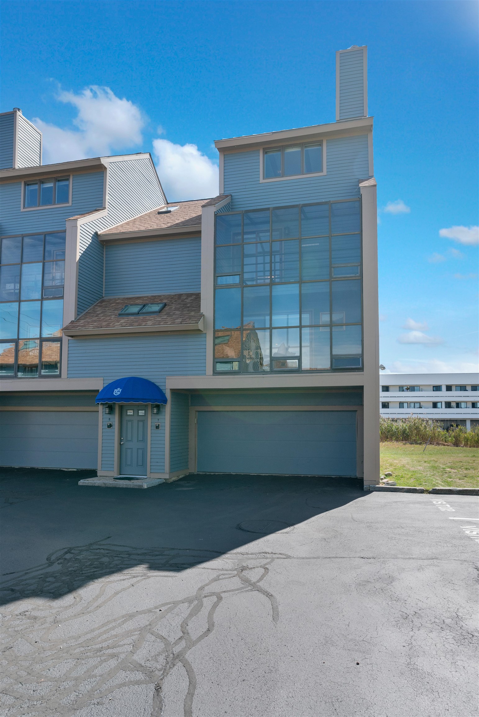 581 Ocean Boulevard Property Photo 2