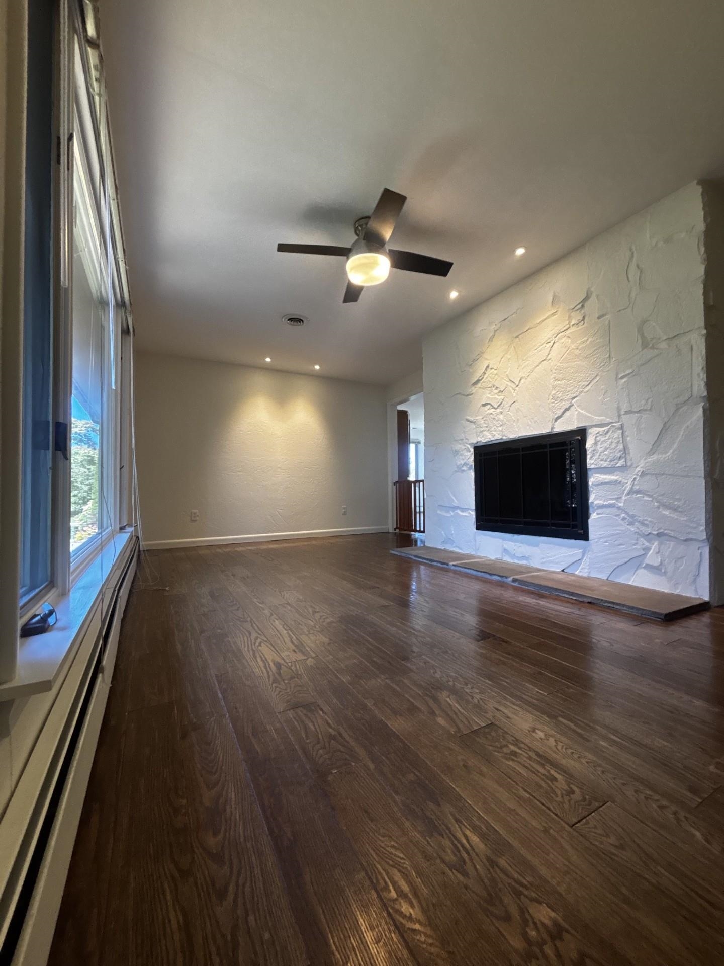 1291 Old N Main Street Property Photo 5