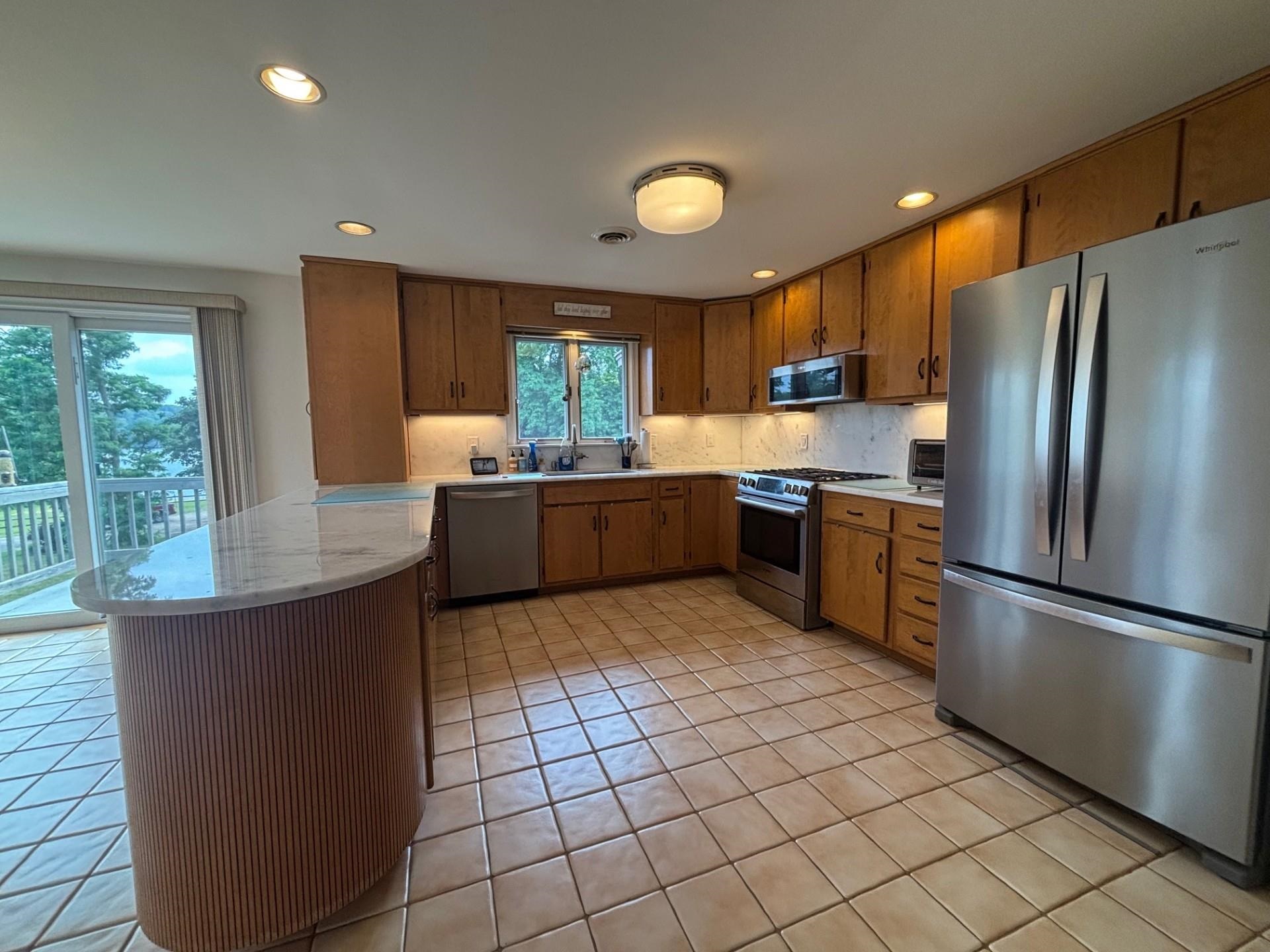 1291 Old N Main Street Property Photo 9