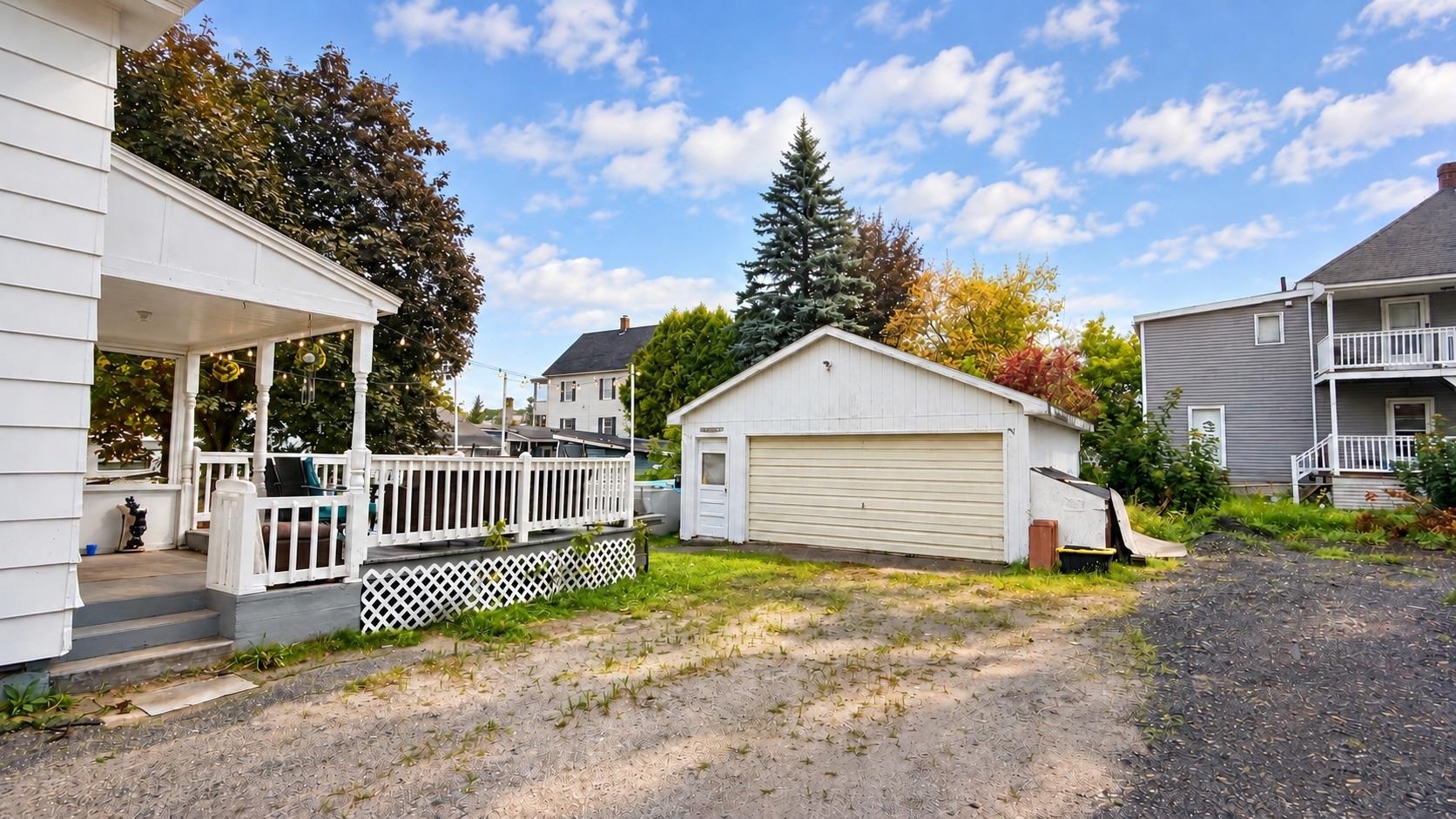 273 Coos Street Property Photo 3