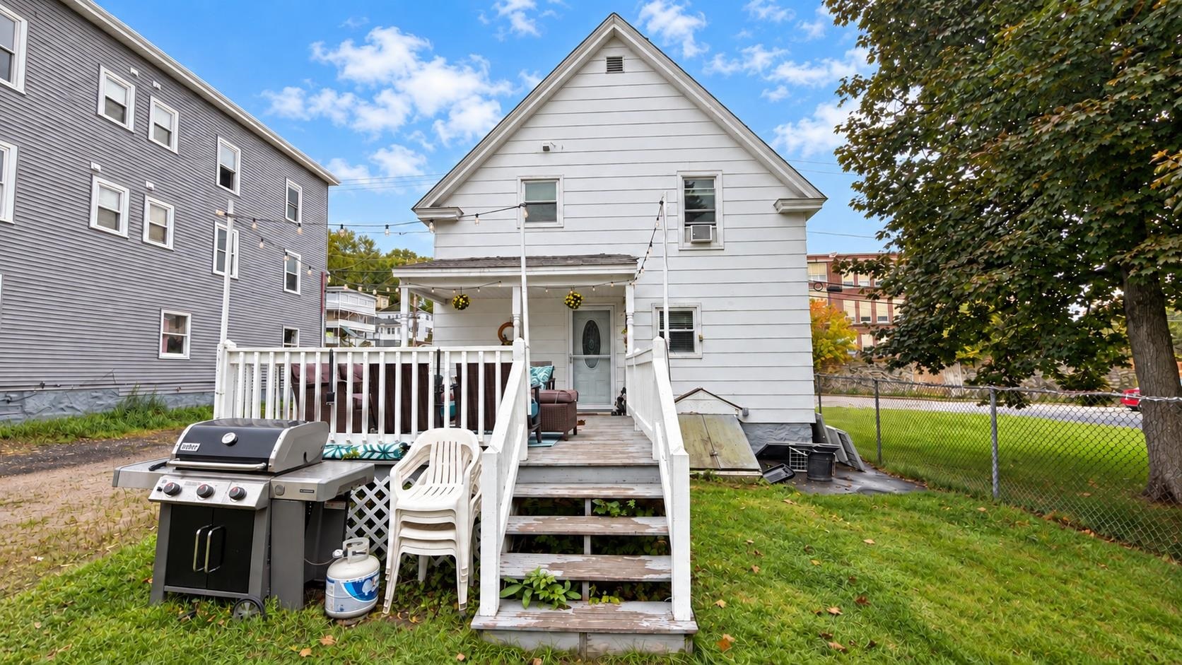 273 Coos Street Property Photo 7