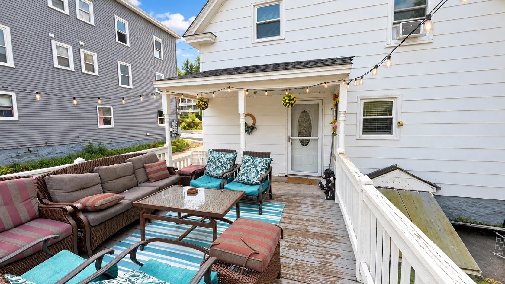 273 Coos Street Property Photo 8