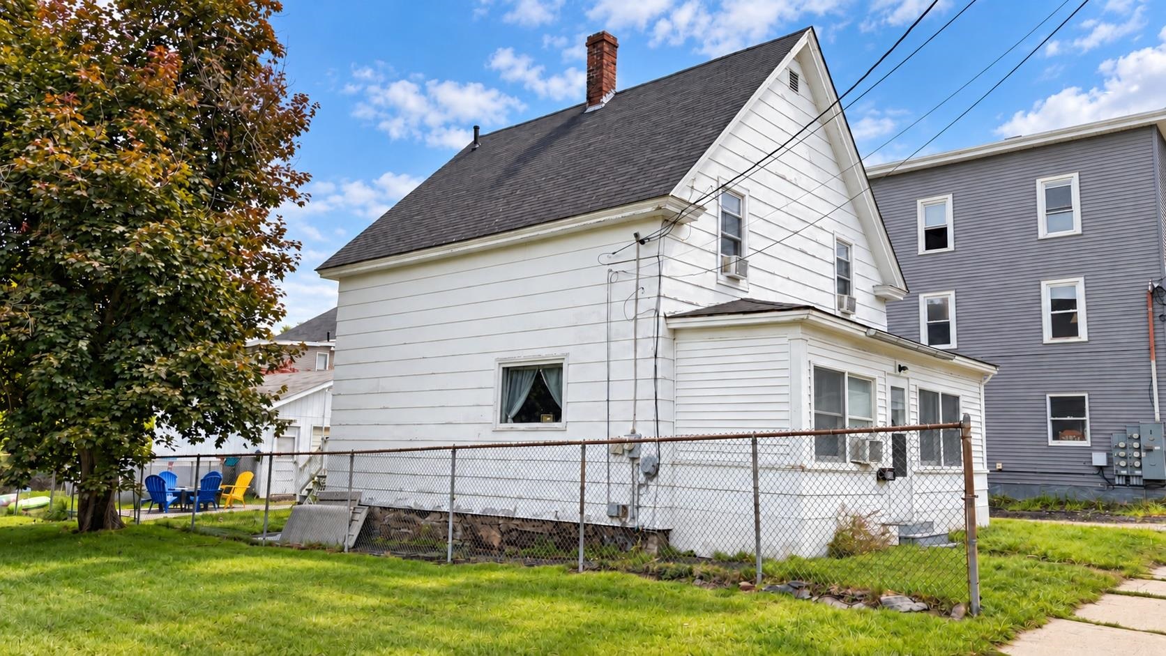 273 Coos Street Property Photo 10
