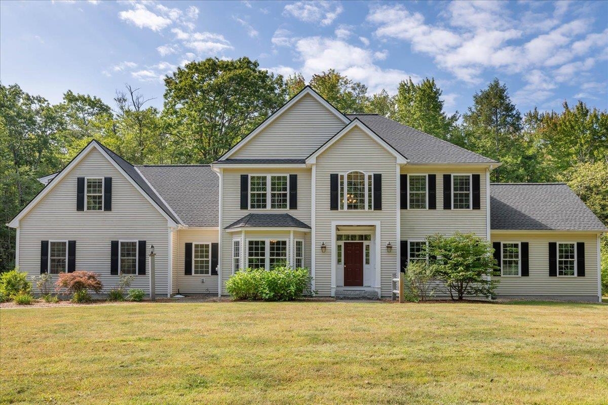 13 Daland Circle Property Photo 1