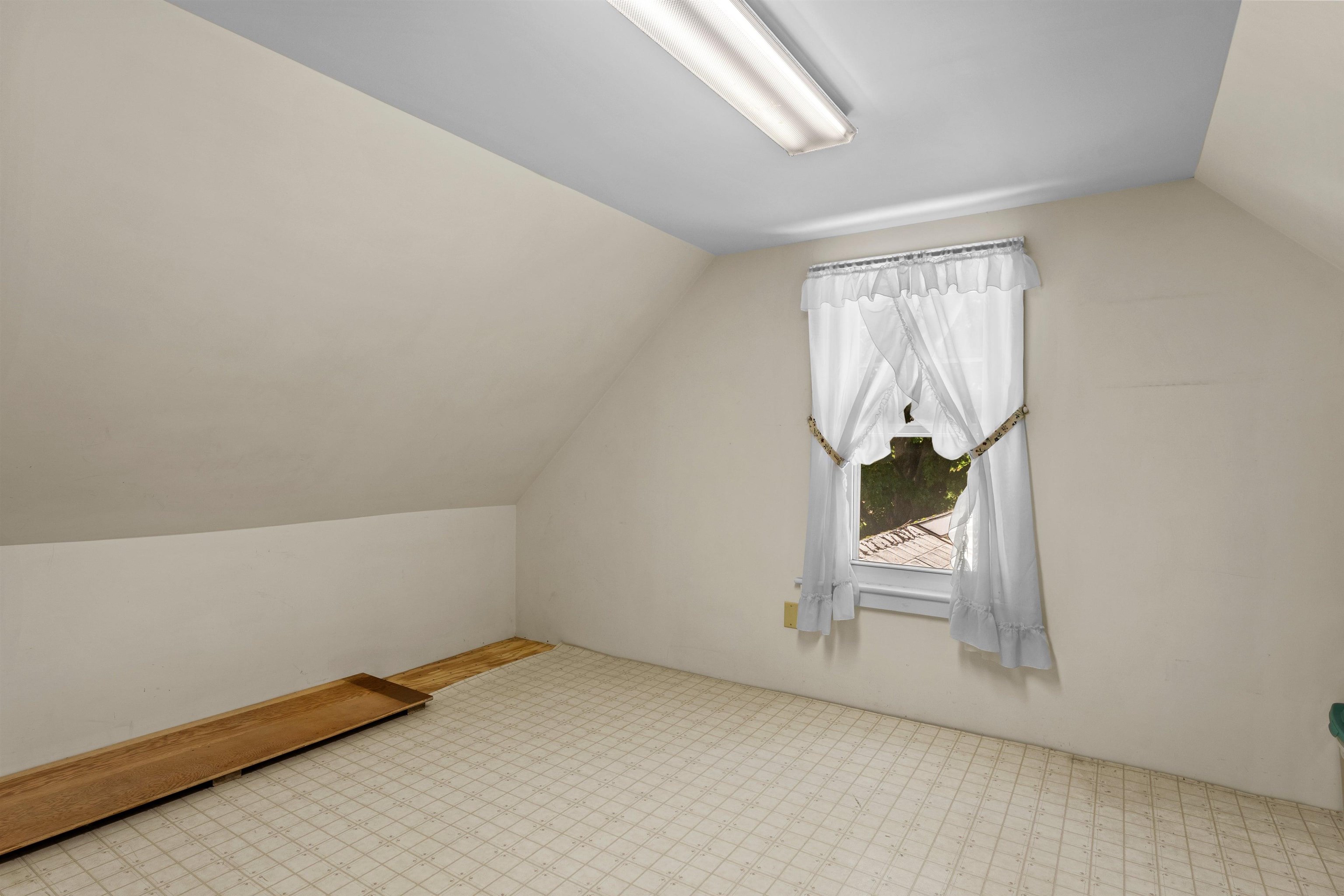 122 S Lincoln Street Property Photo 17